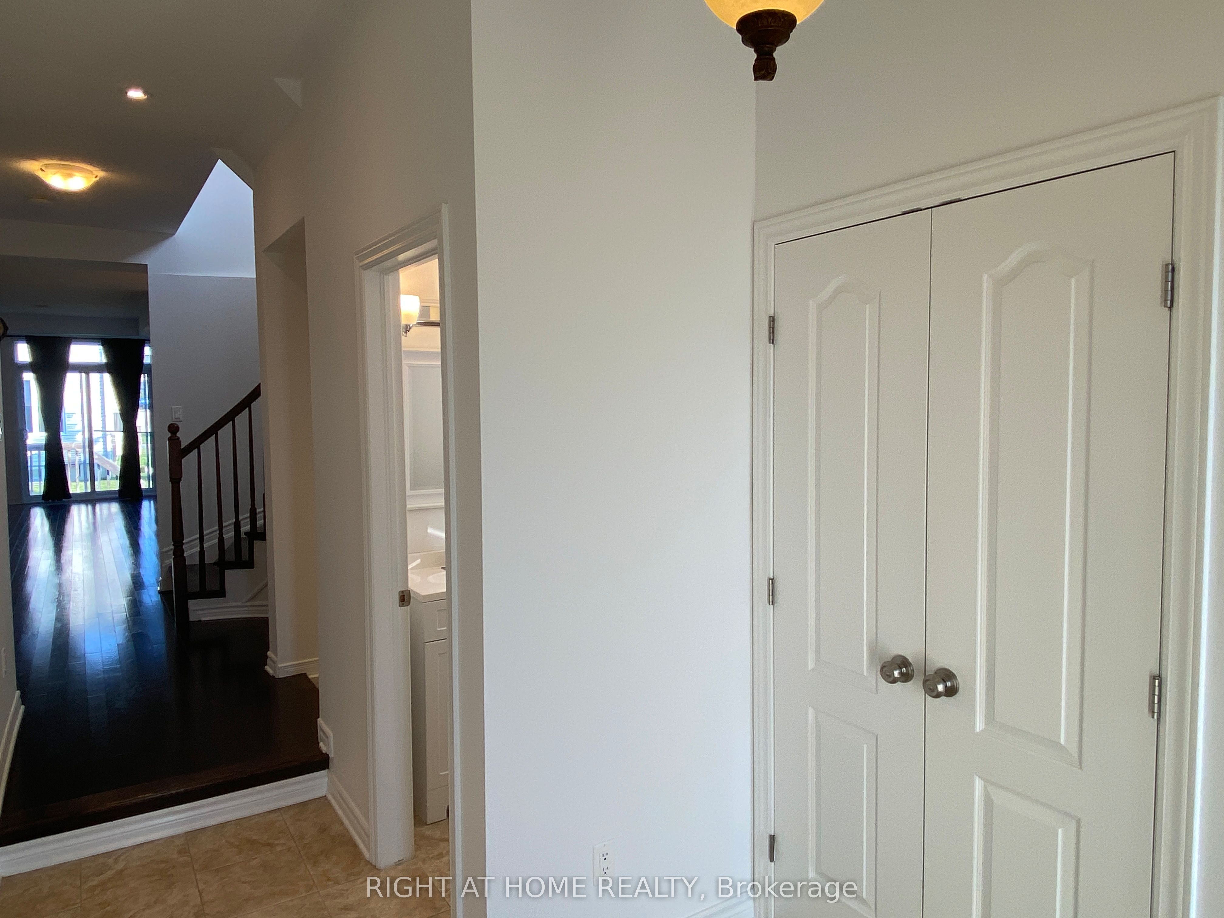 1201 ALSON MILLS Way, Kanata, ON K2M 0C8 photo 3