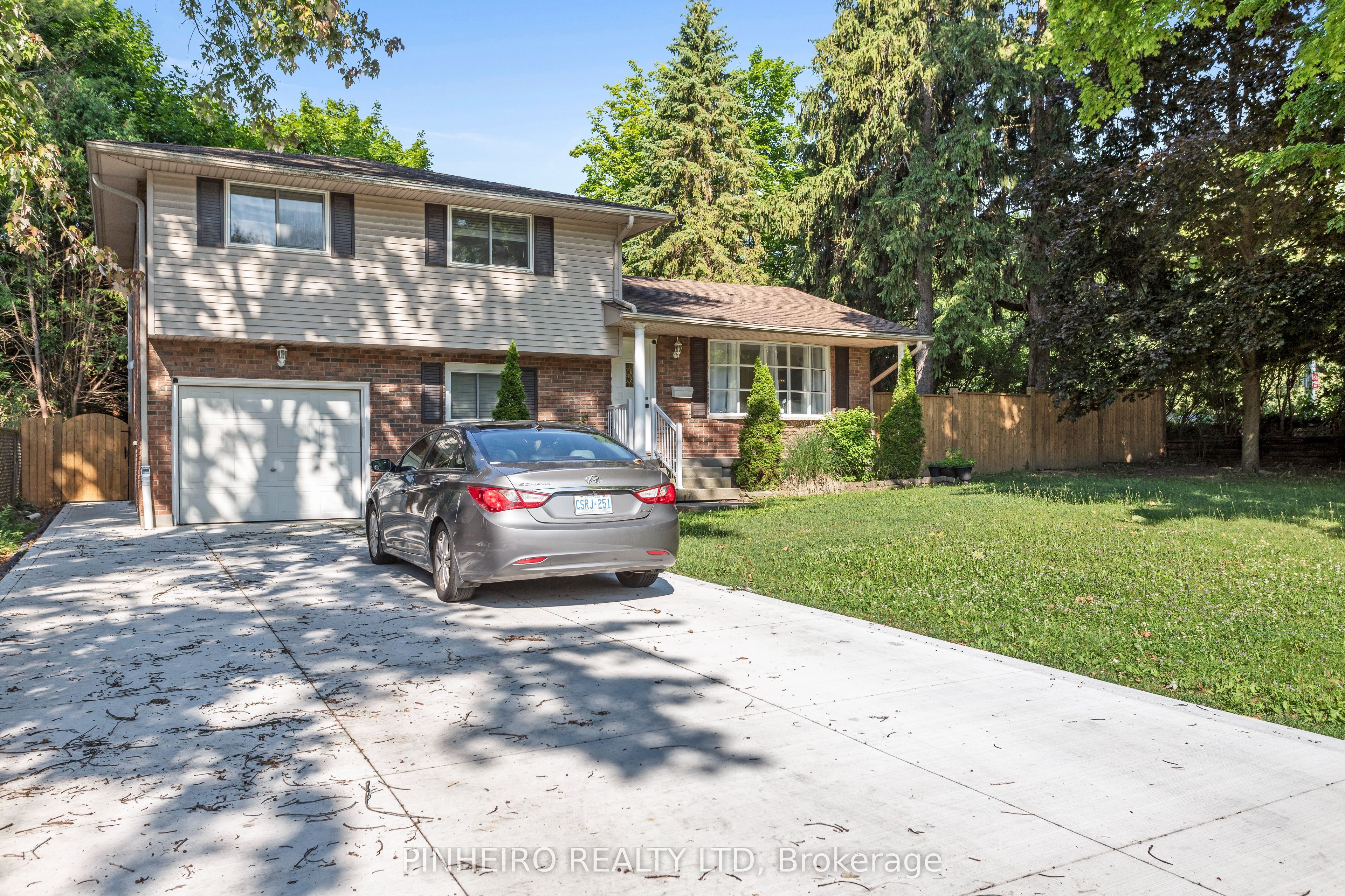 1543 STONEYBROOK Crescent, London North, ON N5X 1C6 photo 2