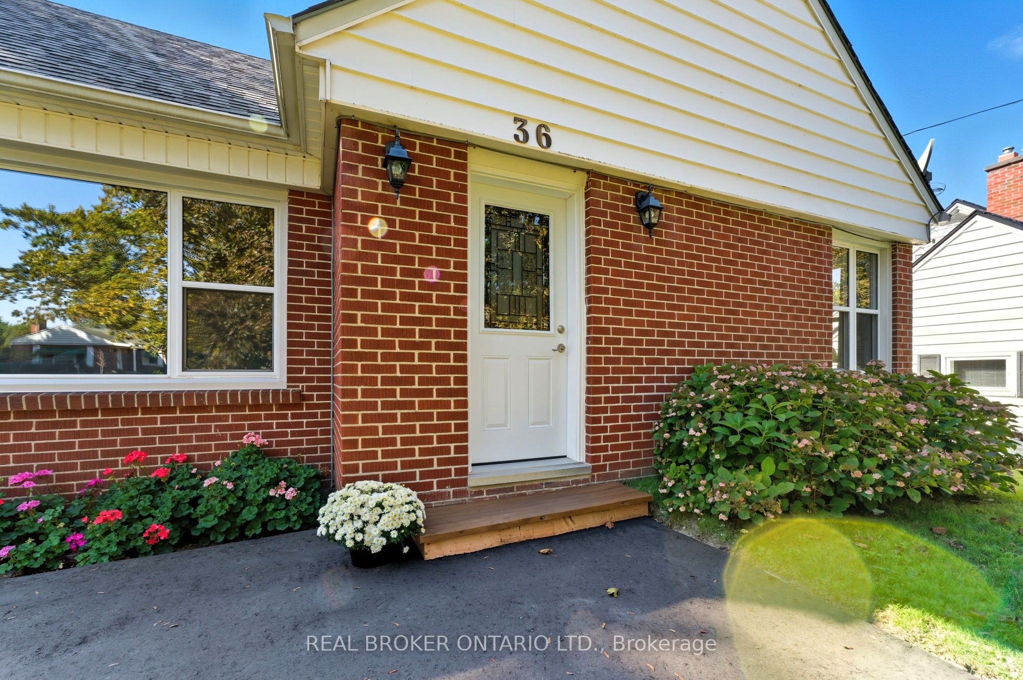 36 Gibson Drive, Norfolk, ON N3Y 3L3 photo 2