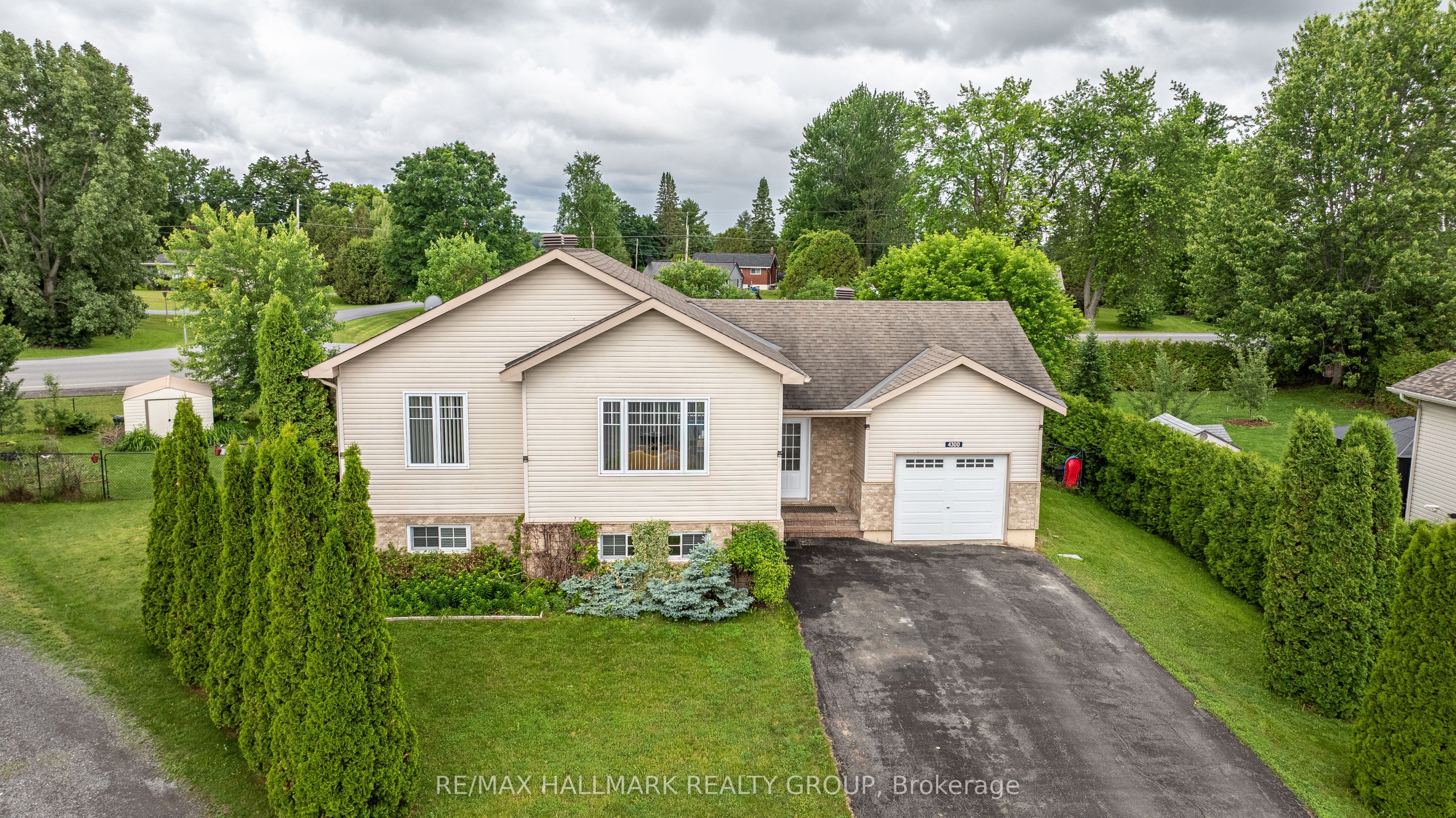4300 Schell Street, South Dundas, ON K0C 2H0 photo 2