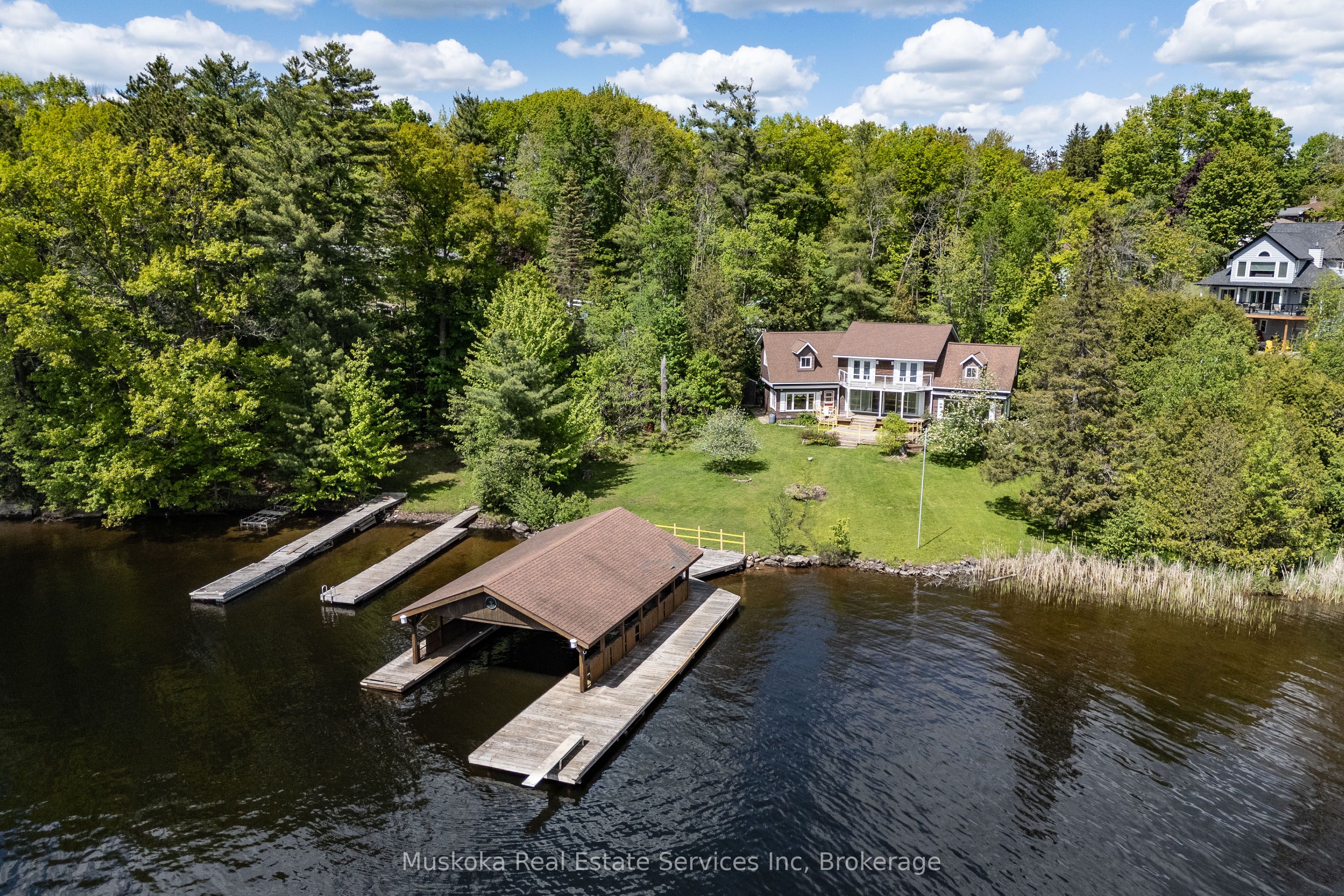 655 Farquhar Street, Gravenhurst, ON P1P 1E3 photo 4