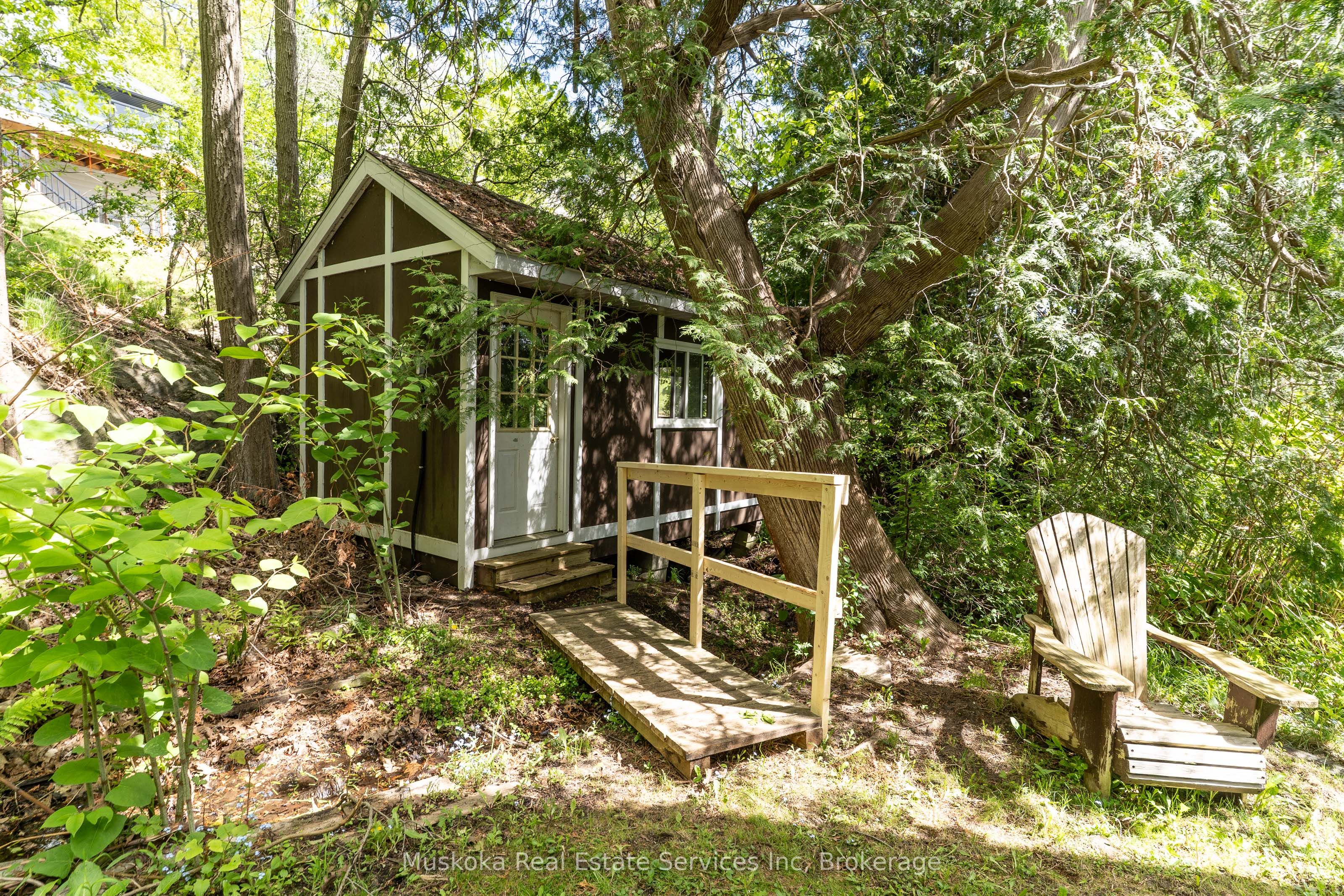 655 Farquhar Street, Gravenhurst, ON P1P 1E3 photo 5
