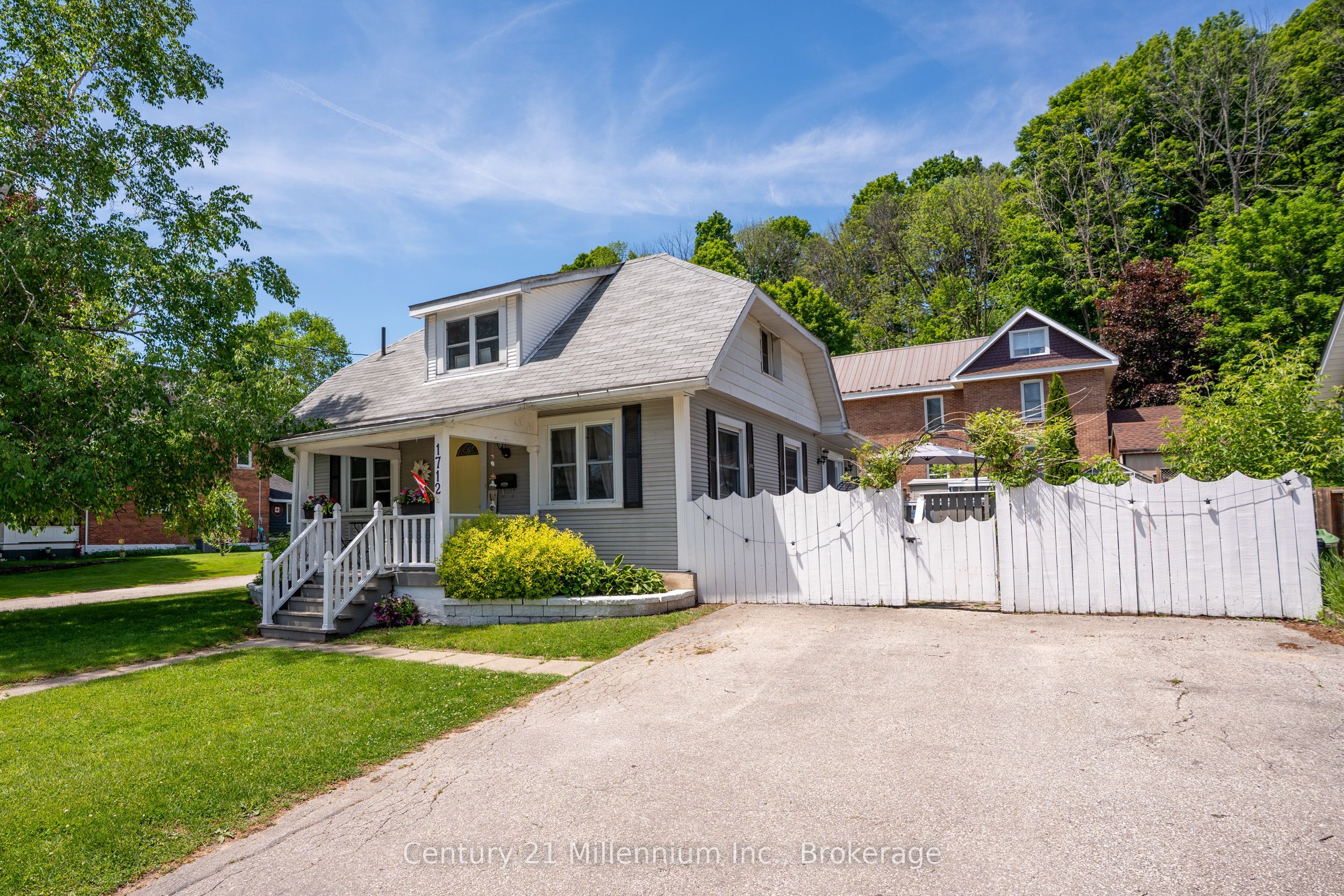 1712 5th Avenue W, Owen Sound, ON N4K 5B8 photo 2