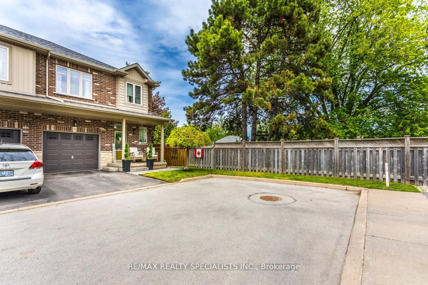 380 Lake Street 20, Grimsby, ON L3M 0E8 photo 3