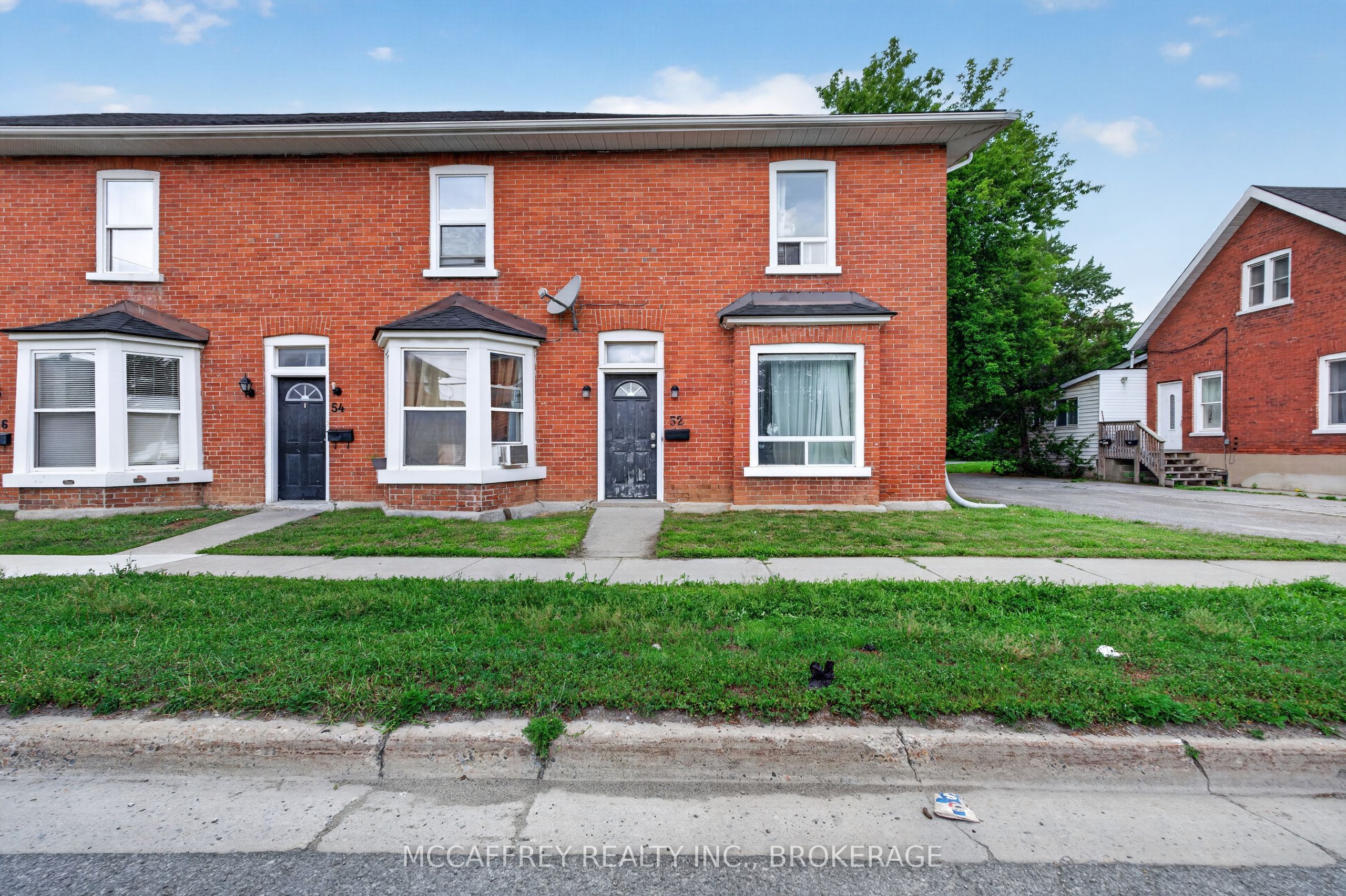 52 Moira Street W, Belleville, ON K8P 1S3