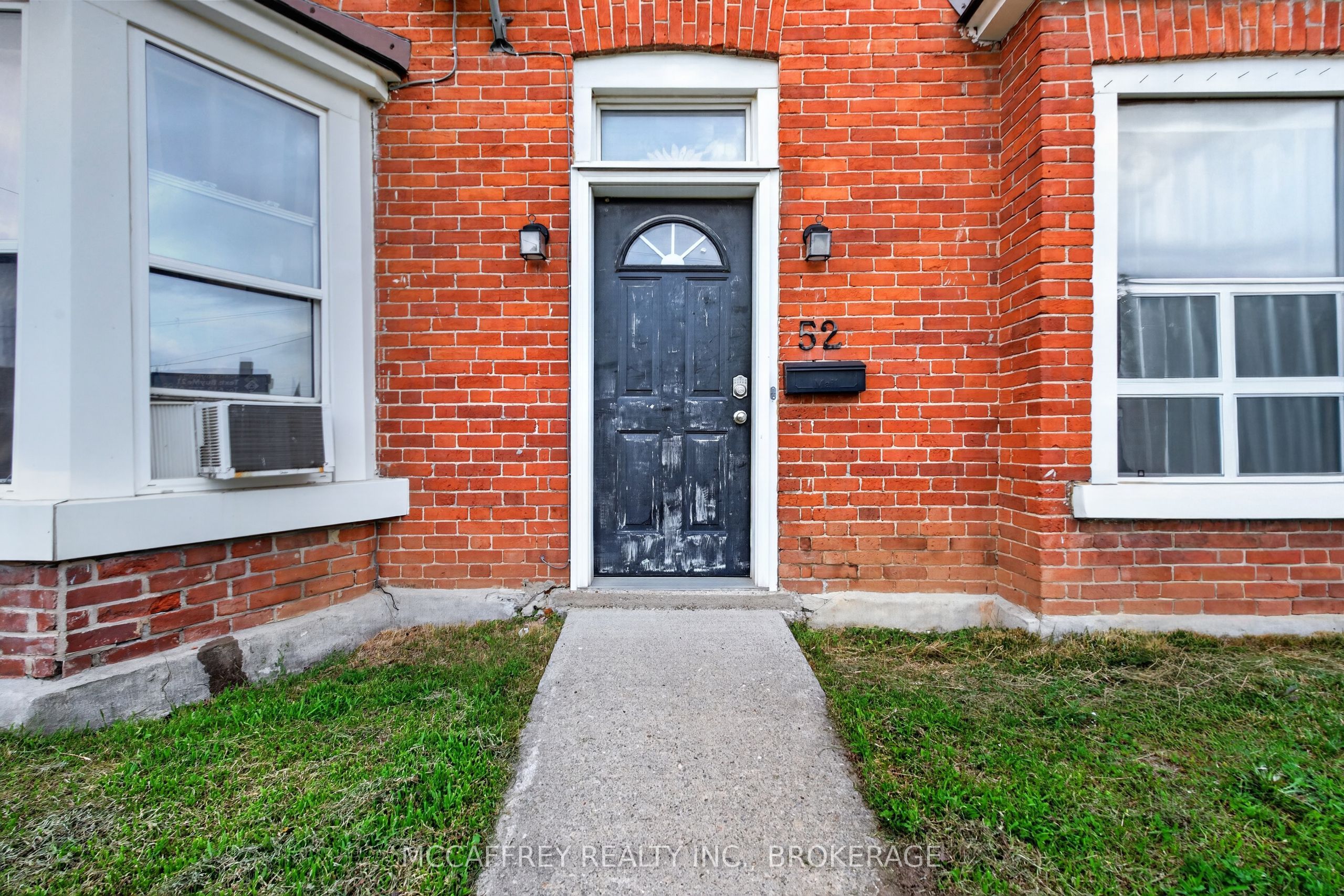 52 Moira Street W, Belleville, ON K8P 1S3 photo 4