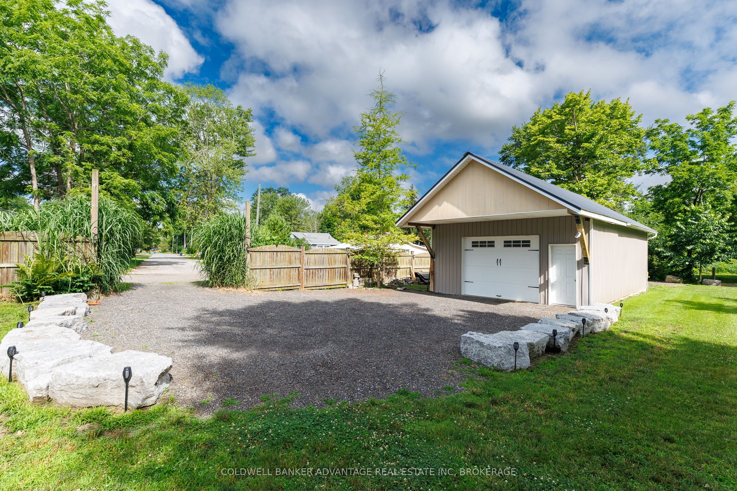 10448 Lakeshore Road W, Wainfleet, ON L3K 5V4 photo 2