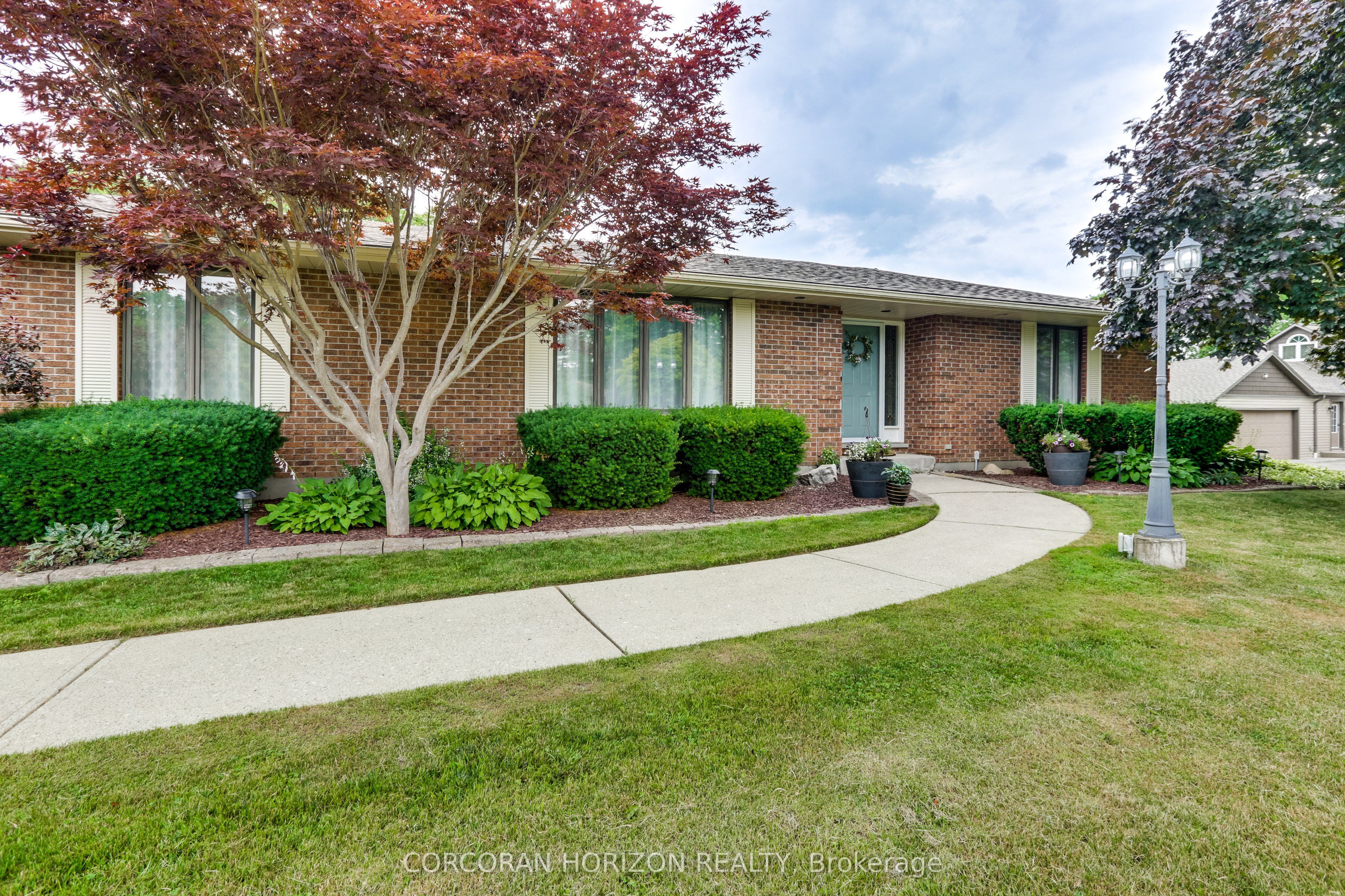 4542 Avenue Road, London South, ON N6N 1E7 photo 3