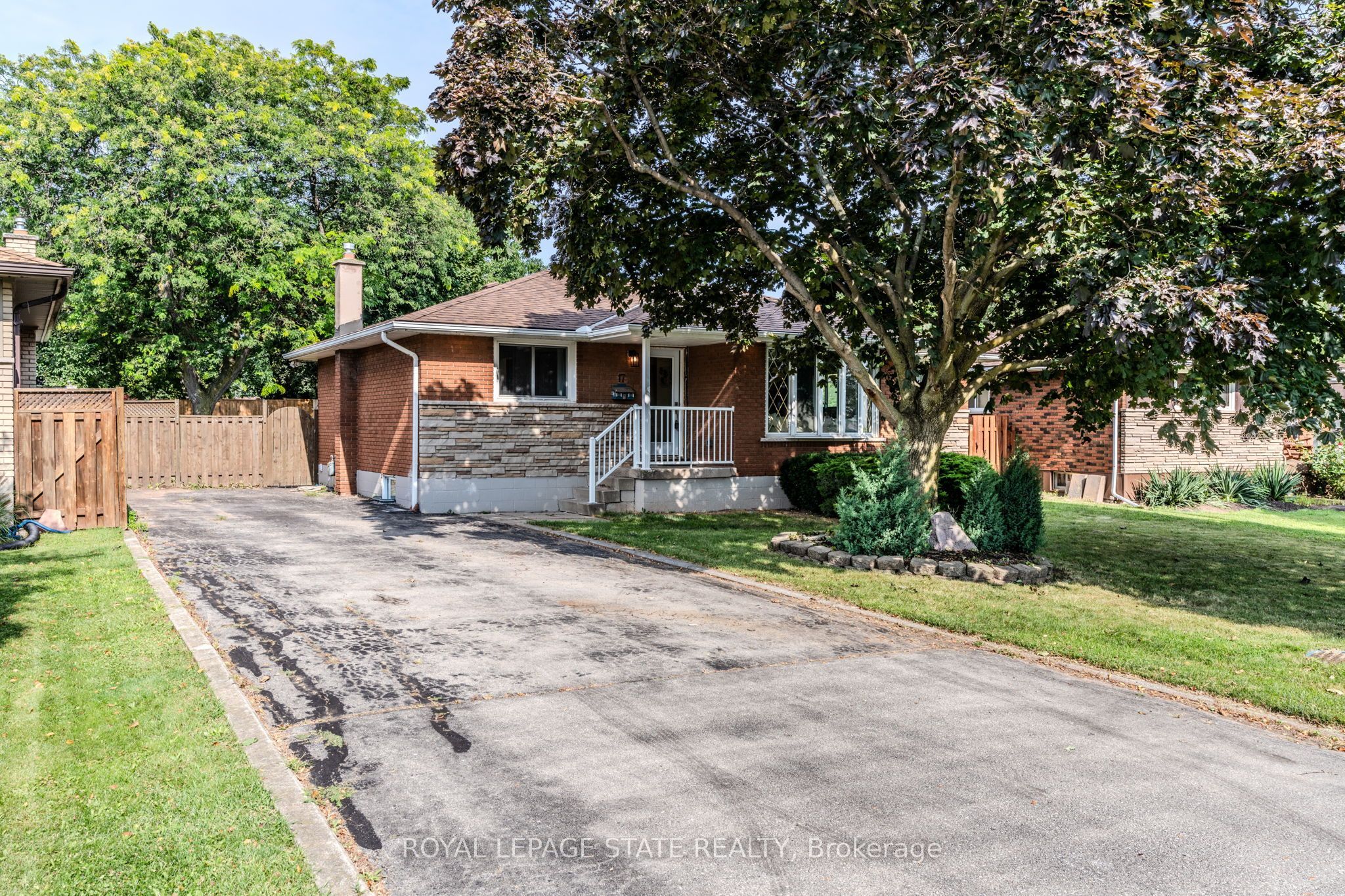 17 WOODSVIEW Avenue, Grimsby, ON L3M 3S5