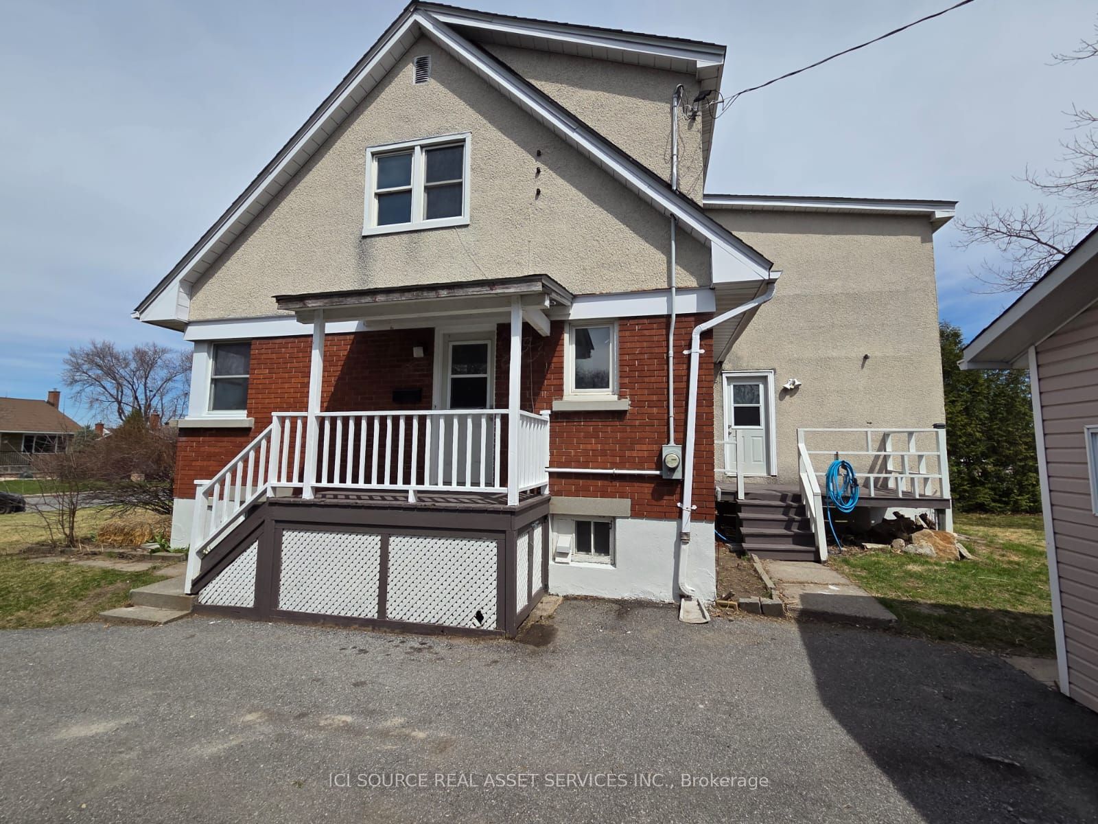 30 Sunnycrest Drive, Cityview - Parkwoods Hills - Rideau Shore, ON K2E 5Y2 photo 2