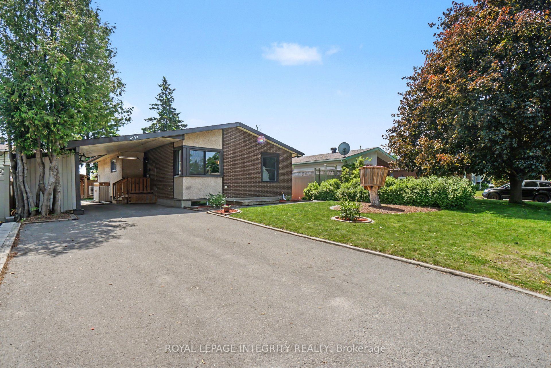 2450 Magnus Avenue, Elmvale Acres and Area, ON K1G 1J8 photo 3
