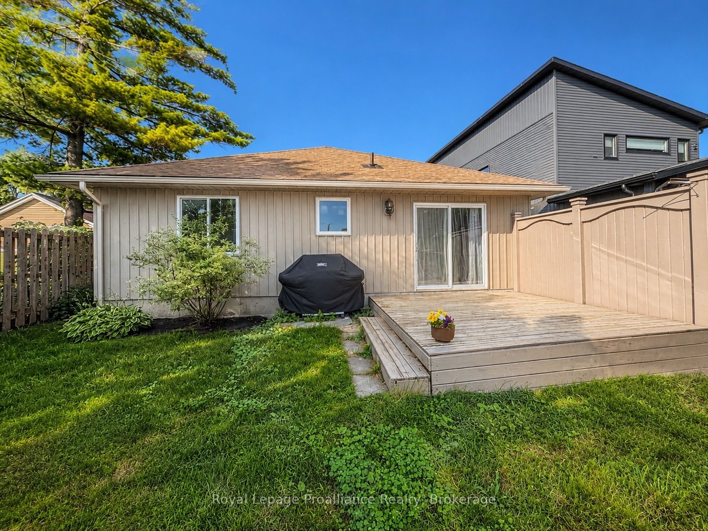 54 South John Street, Belleville, ON K8N 3E3 photo 3