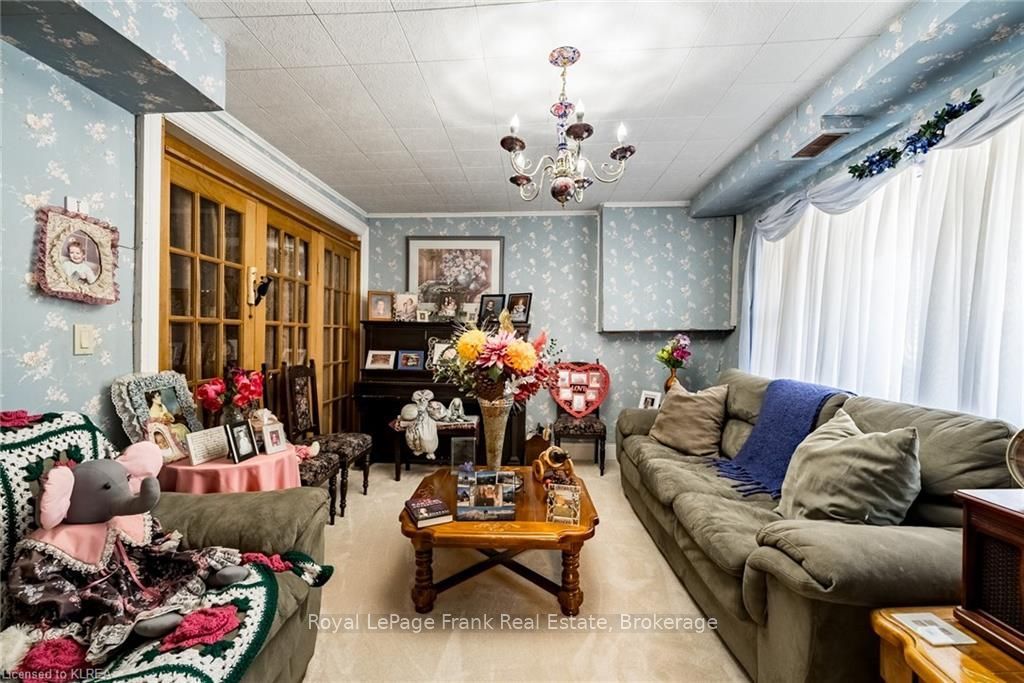 37 Sussex Street N, Kawartha Lakes, ON K9V 4H6 photo 4