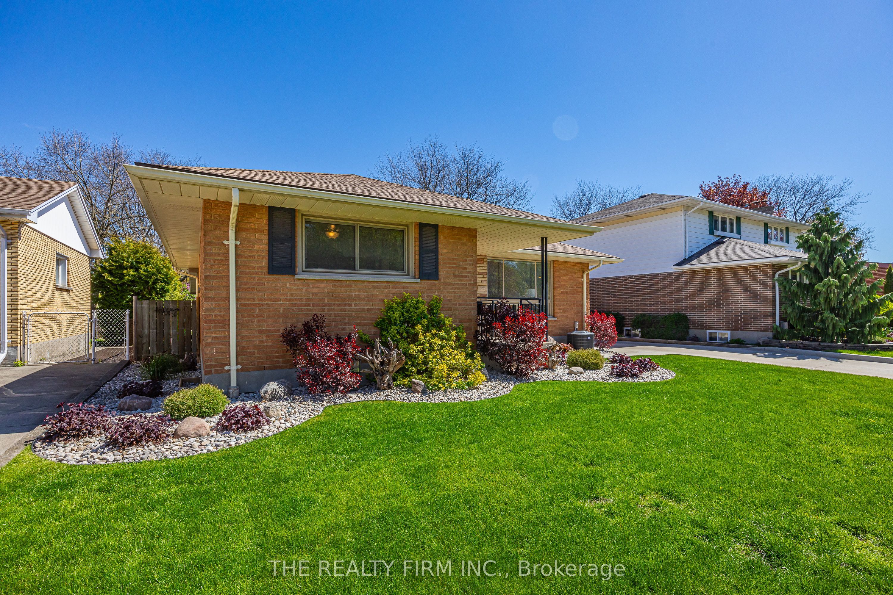 430 Magnolia Crescent, London East, ON N5Y 4S9 photo 3