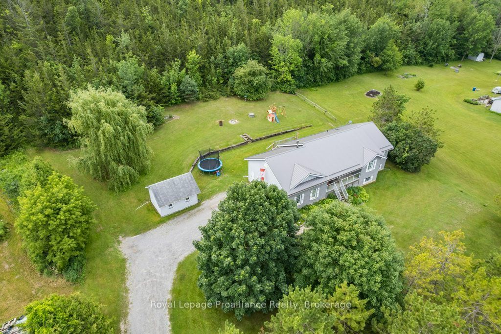 697 Gunter Settlement Road, Quinte West, ON K8V 5P6 photo 5