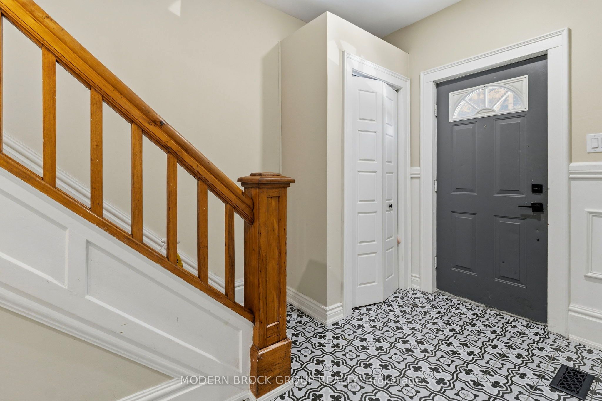 322 King Street W, Brockville, ON K6V 3S3 photo 5