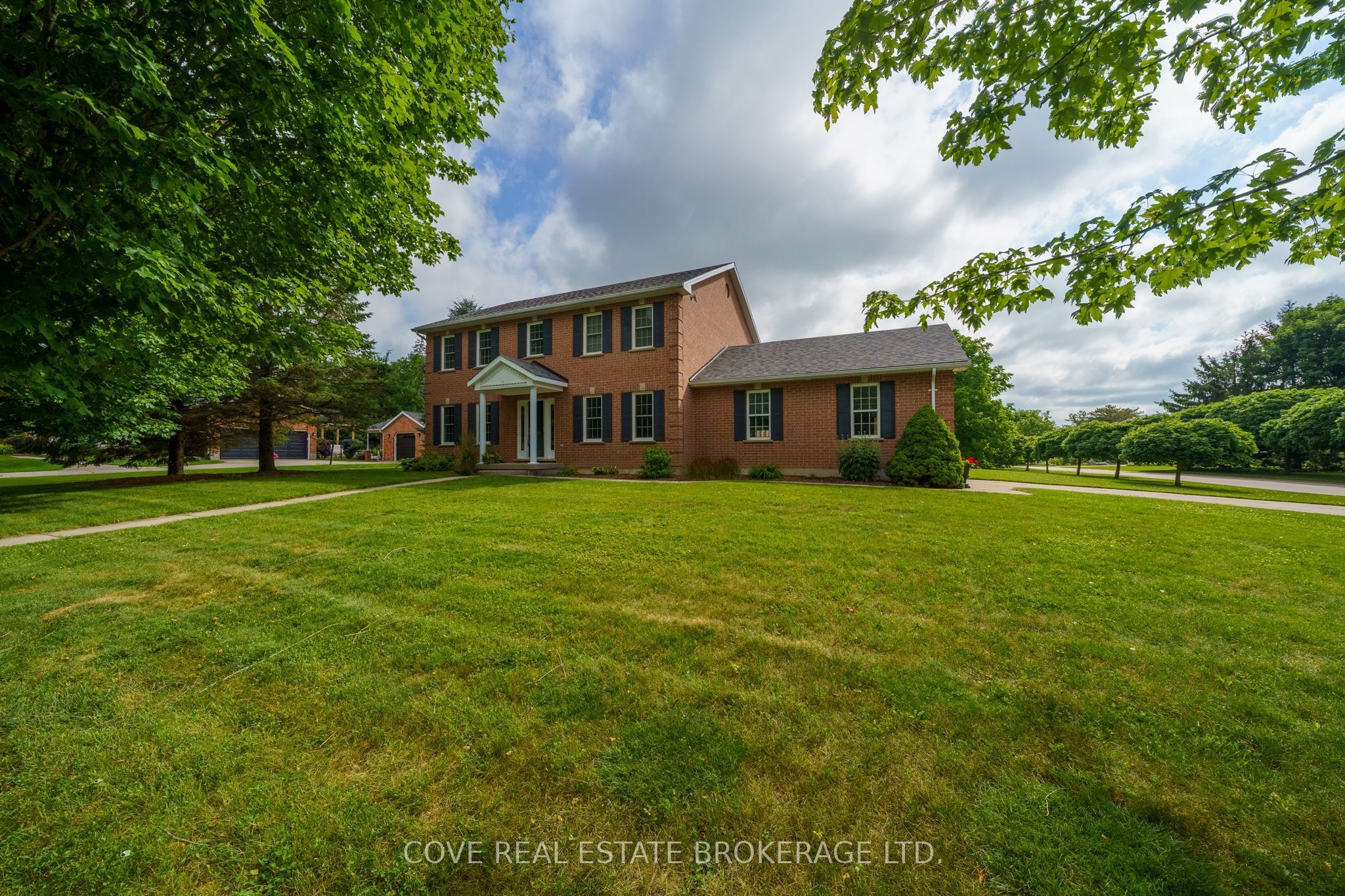 149 Salisbury Drive, Middlesex Centre, ON N0M 1P0 photo 2