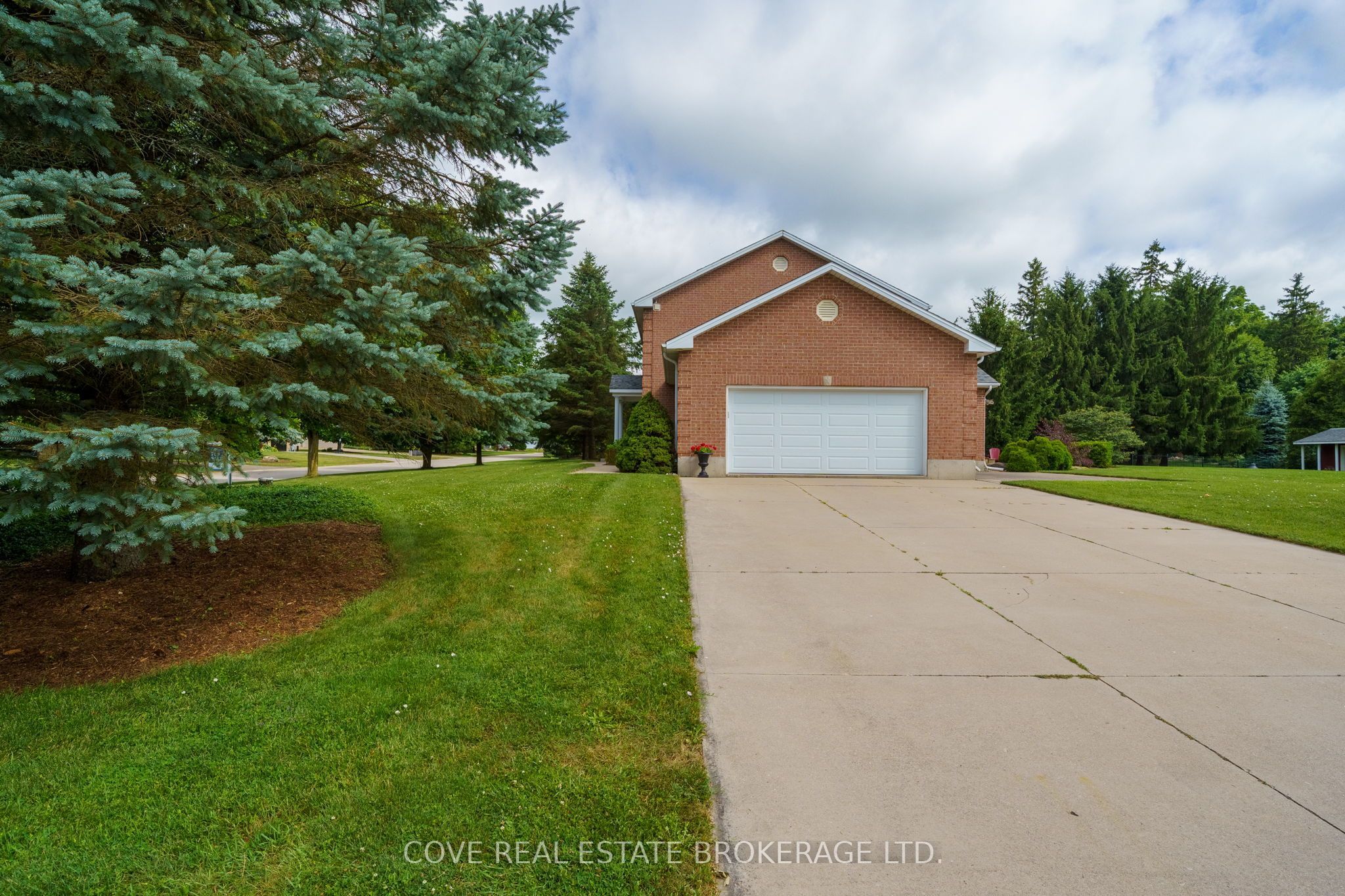 149 Salisbury Drive, Middlesex Centre, ON N0M 1P0 photo 4