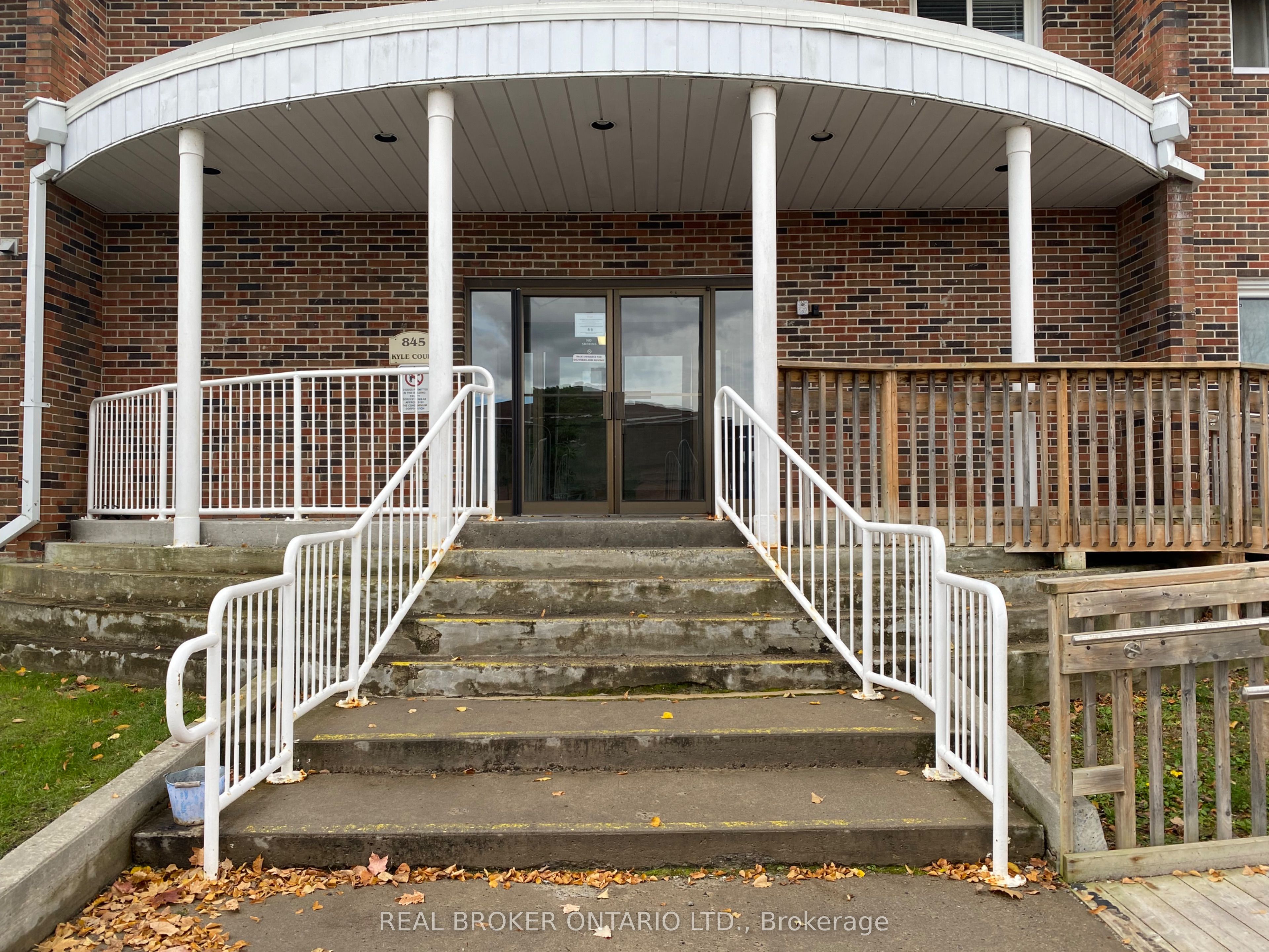 845 Kyle Court 305, Brockville, ON K6V 6K7 photo 5