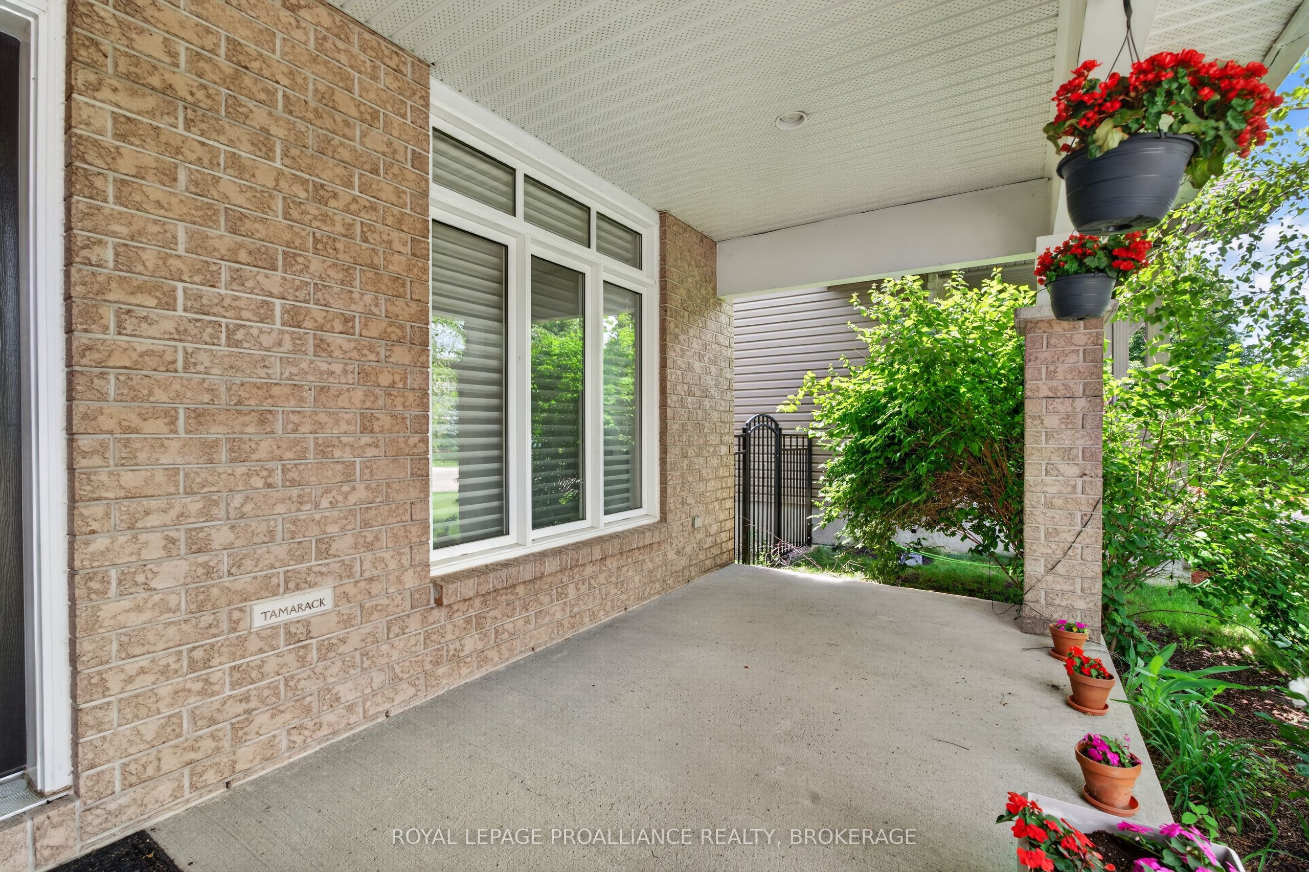 589 FIELDSTONE Drive, Kingston, ON K7K 0B9 photo 3