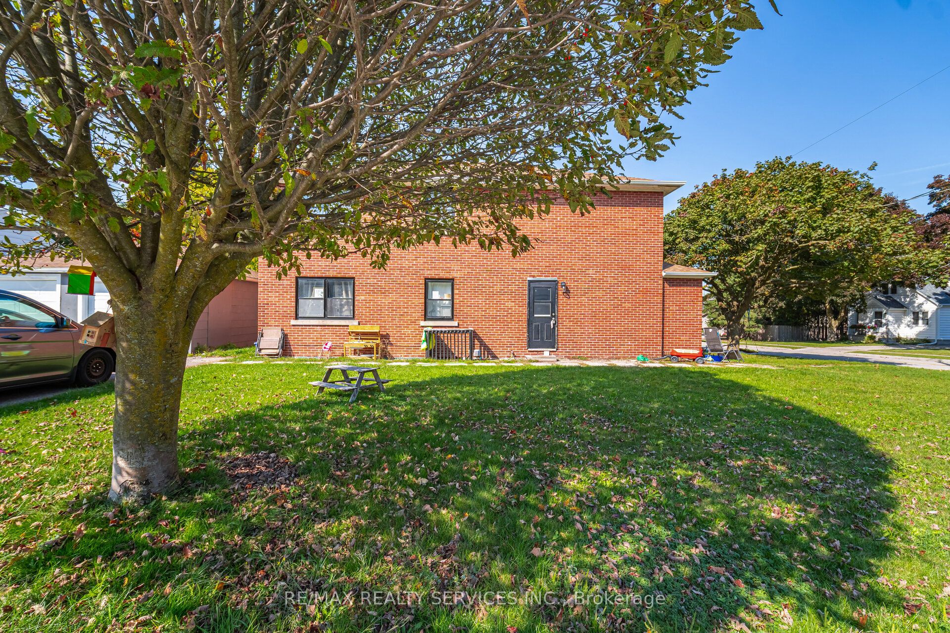 21 Beverley Street (Lower), Waterloo, ON N2L 2H5 photo 2