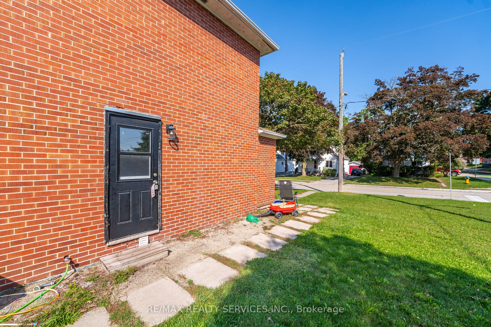 21 Beverley Street (Lower), Waterloo, ON N2L 2H5 photo 5