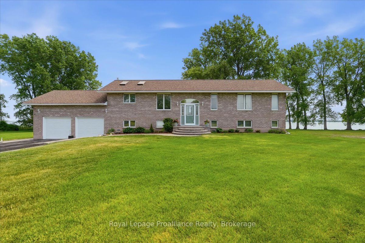 40 Wallbridge Circle, Prince Edward County, ON K8N 4Z7 photo 3
