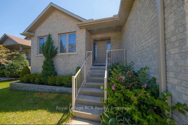 231 Park Street, Kincardine, ON N2Z 0A5 photo 2