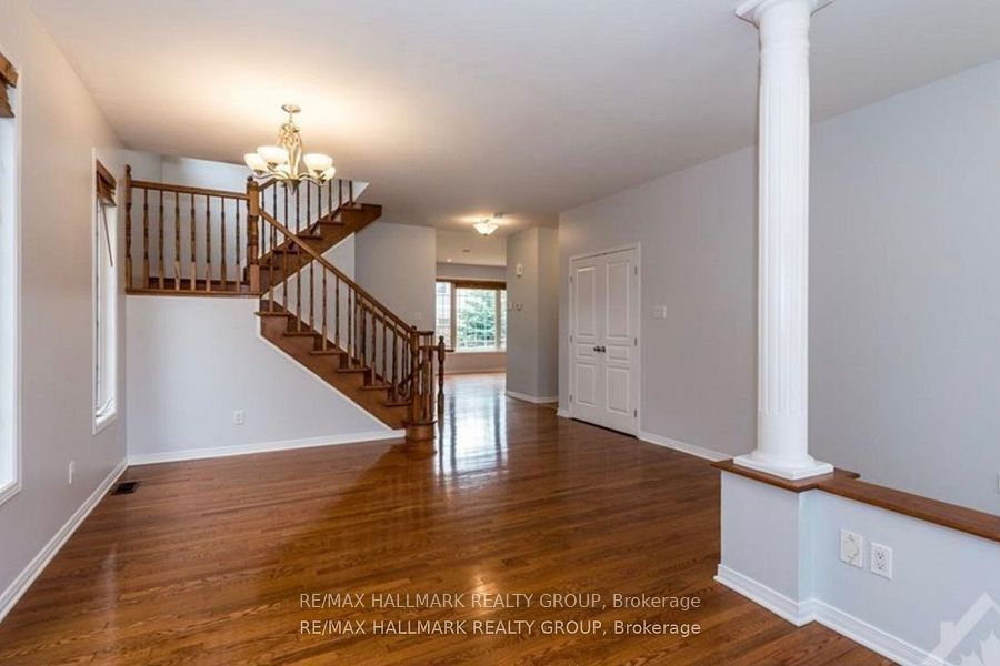 135 Stedman Street, Blossom Park - Airport and Area, ON K1T 0B4 photo 3