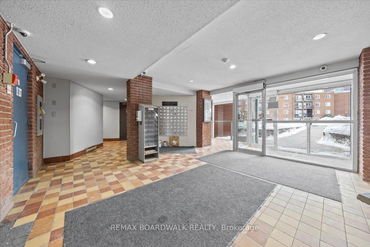 2044 Arrowsmith Drive 108A, Beacon Hill North - South and Area, ON K1J 7V8 photo 4