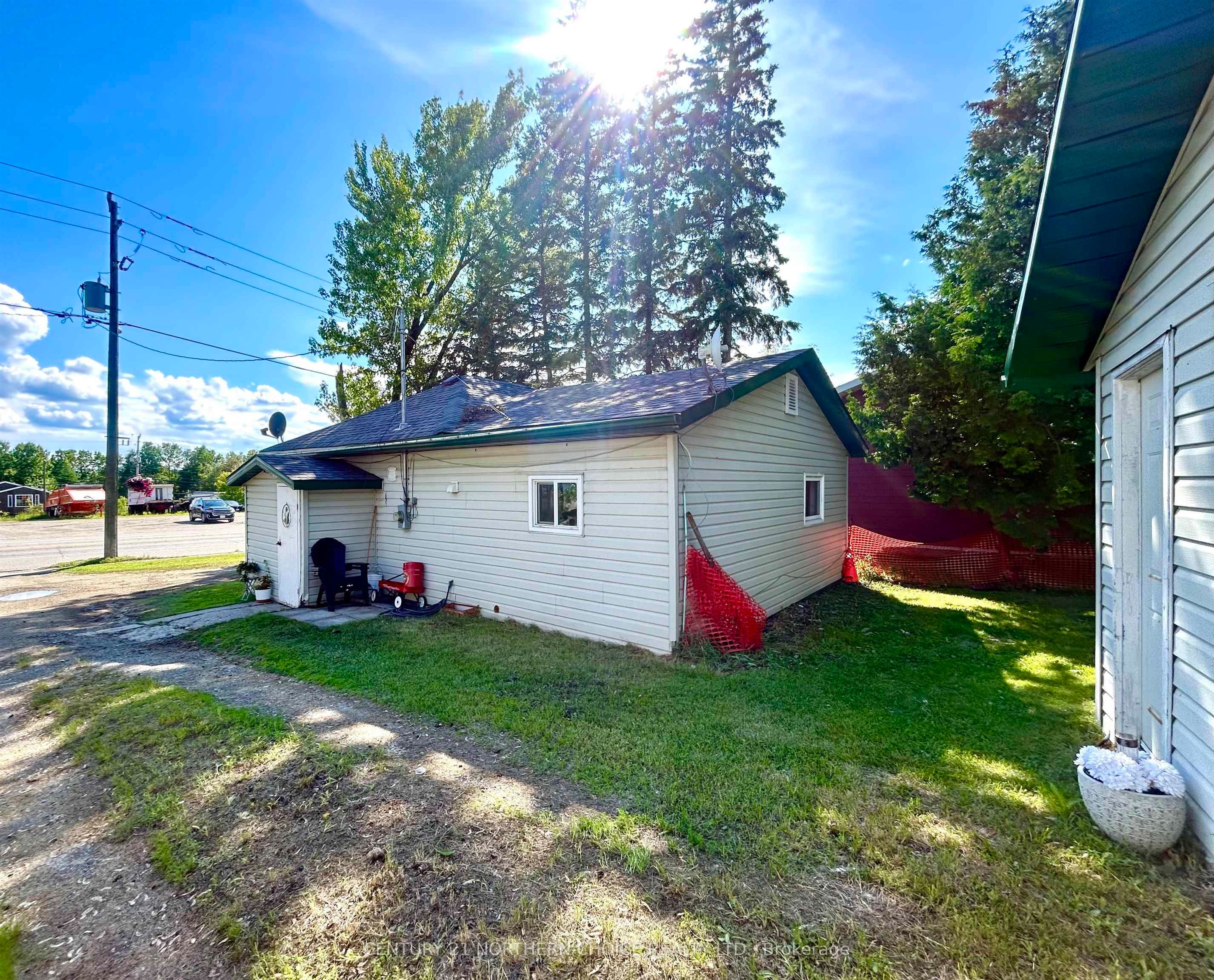 6080 Highway 11, Emo, ON P0W 1E0 photo 5