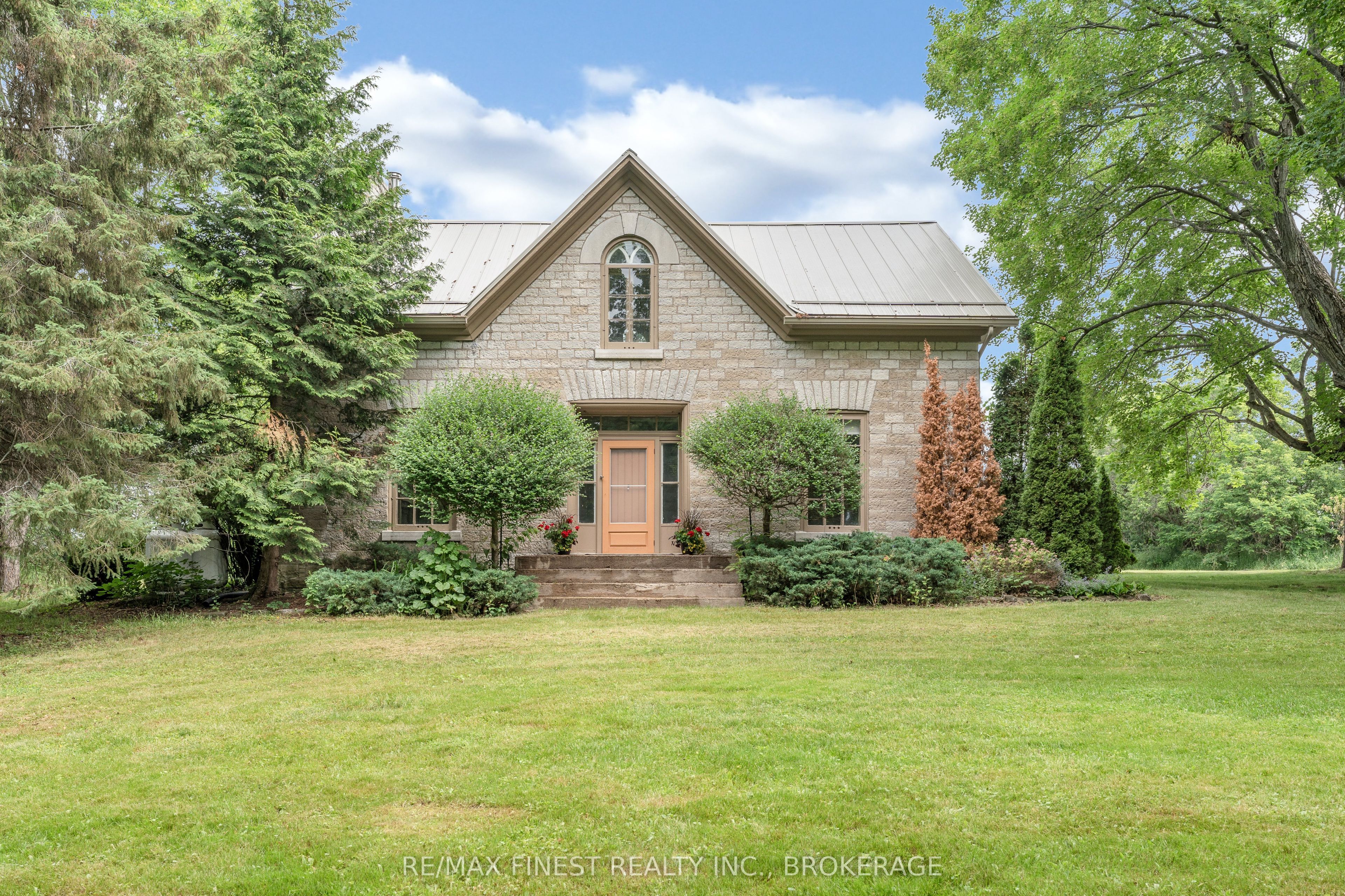 4247 Henderson Road, Frontenac, ON K0H 1V0