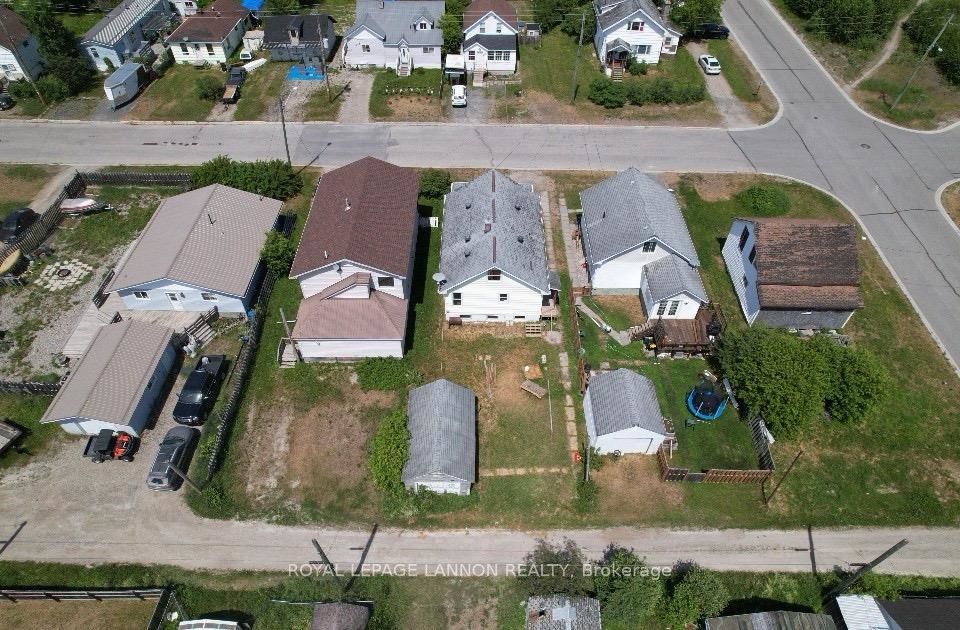 205 Second Avenue, Greenstone, ON P0T 1M0 photo 2