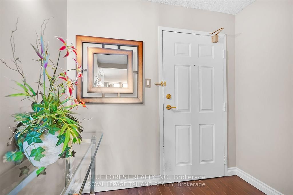 363 Colborne Street 1006, London East, ON N6B 3N3 photo 2