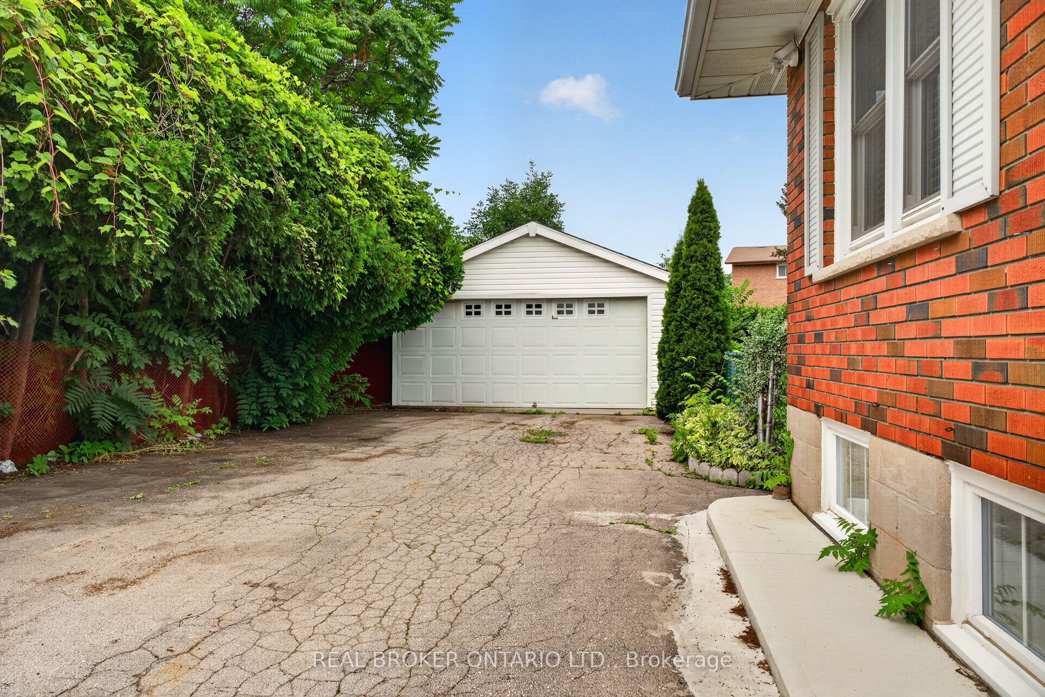 115 Green Road, Hamilton, ON L8G 3W9 photo 3