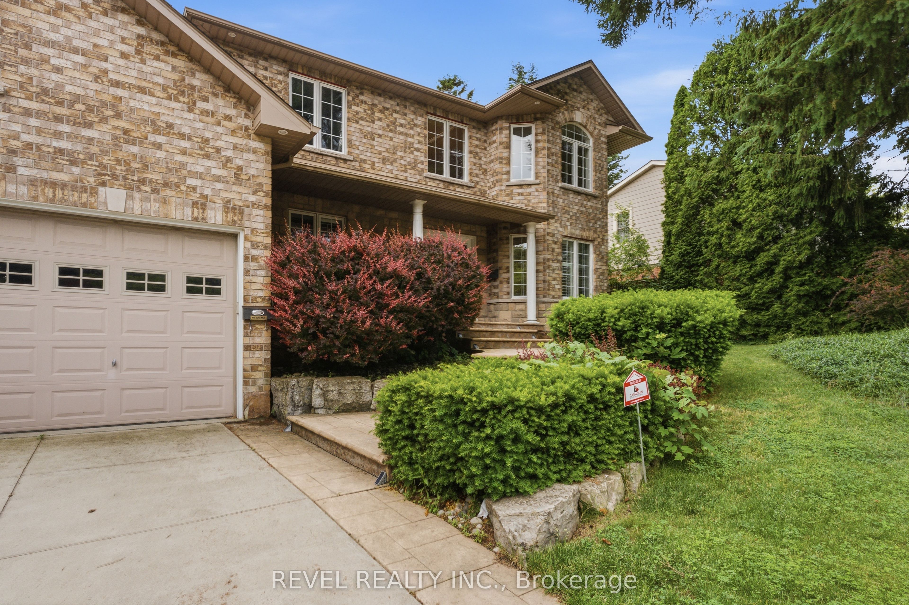 11 Maynard Street, Hamilton, ON L9B 1A9 photo 2