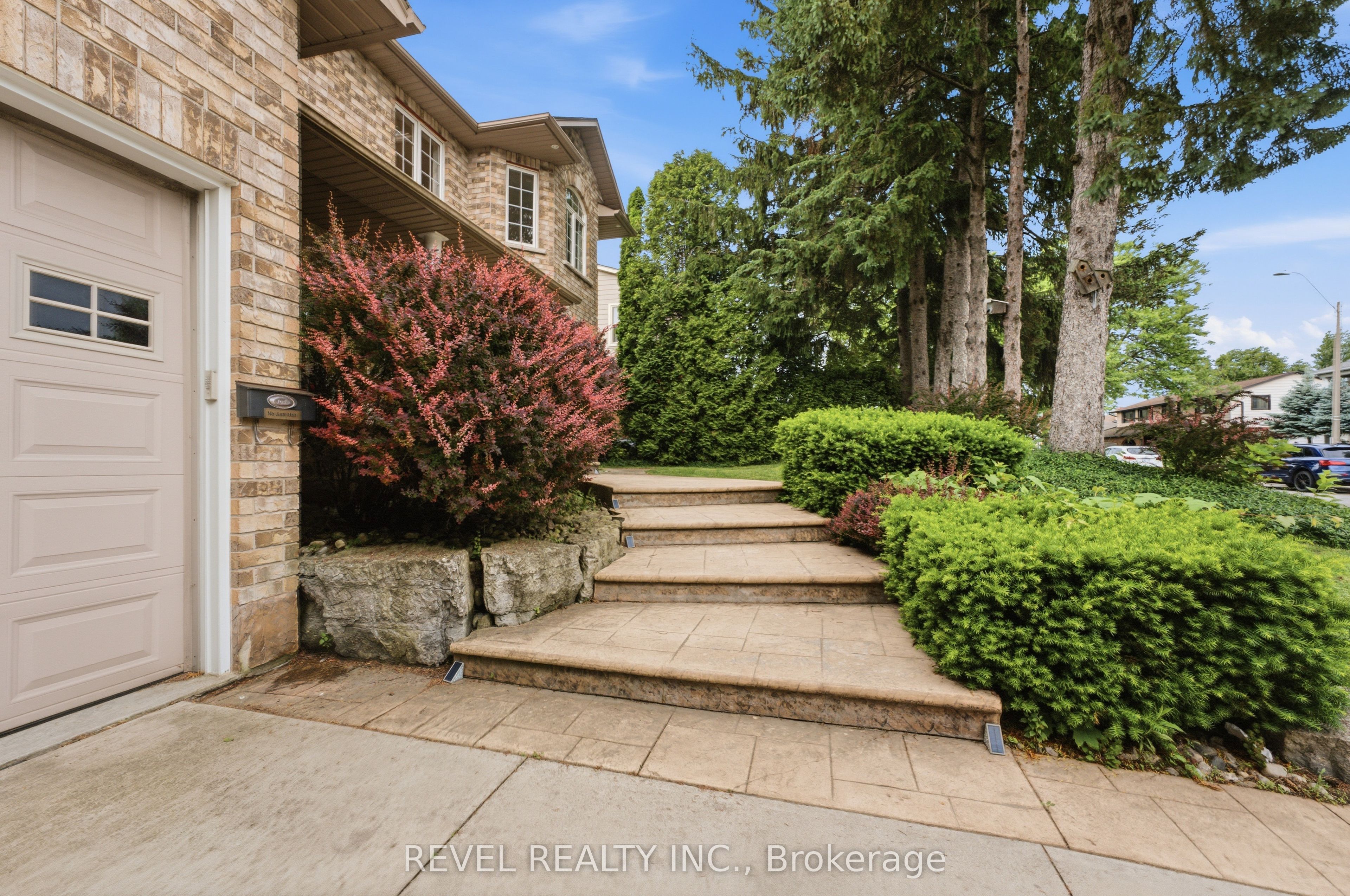 11 Maynard Street, Hamilton, ON L9B 1A9 photo 3