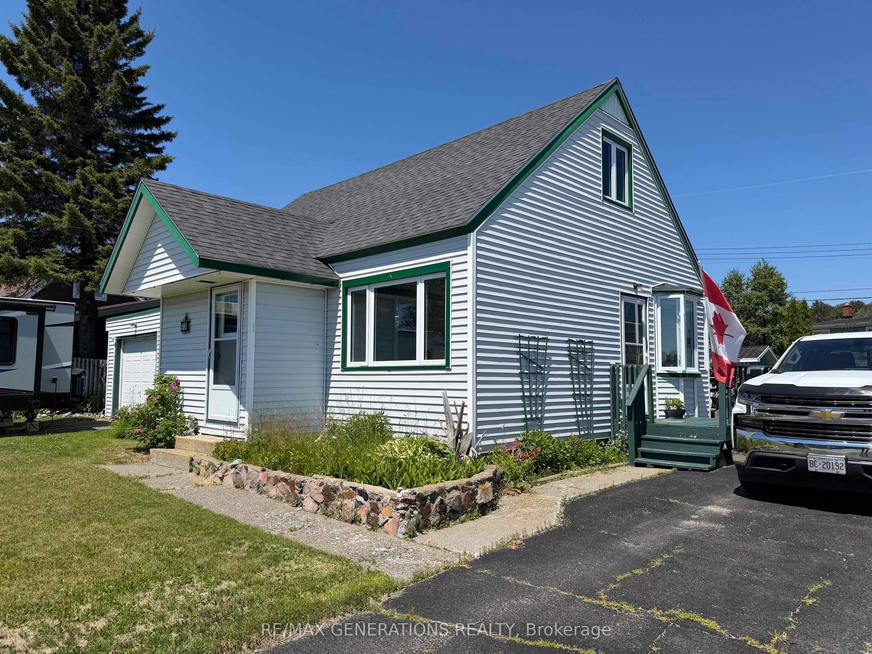 39 Laurier Avenue, Terrace Bay, ON P0T 2W0