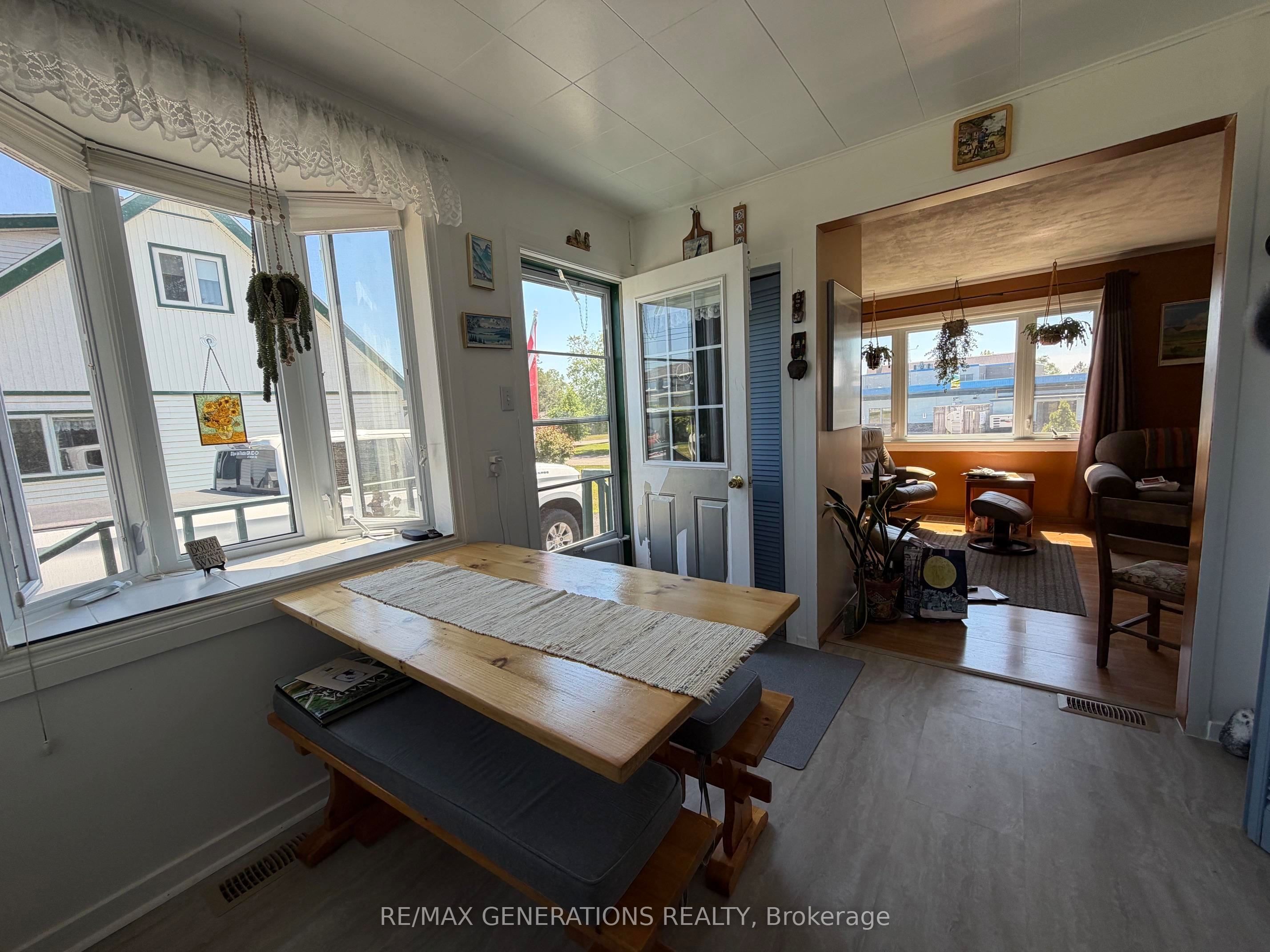 39 Laurier Avenue, Terrace Bay, ON P0T 2W0 photo 5