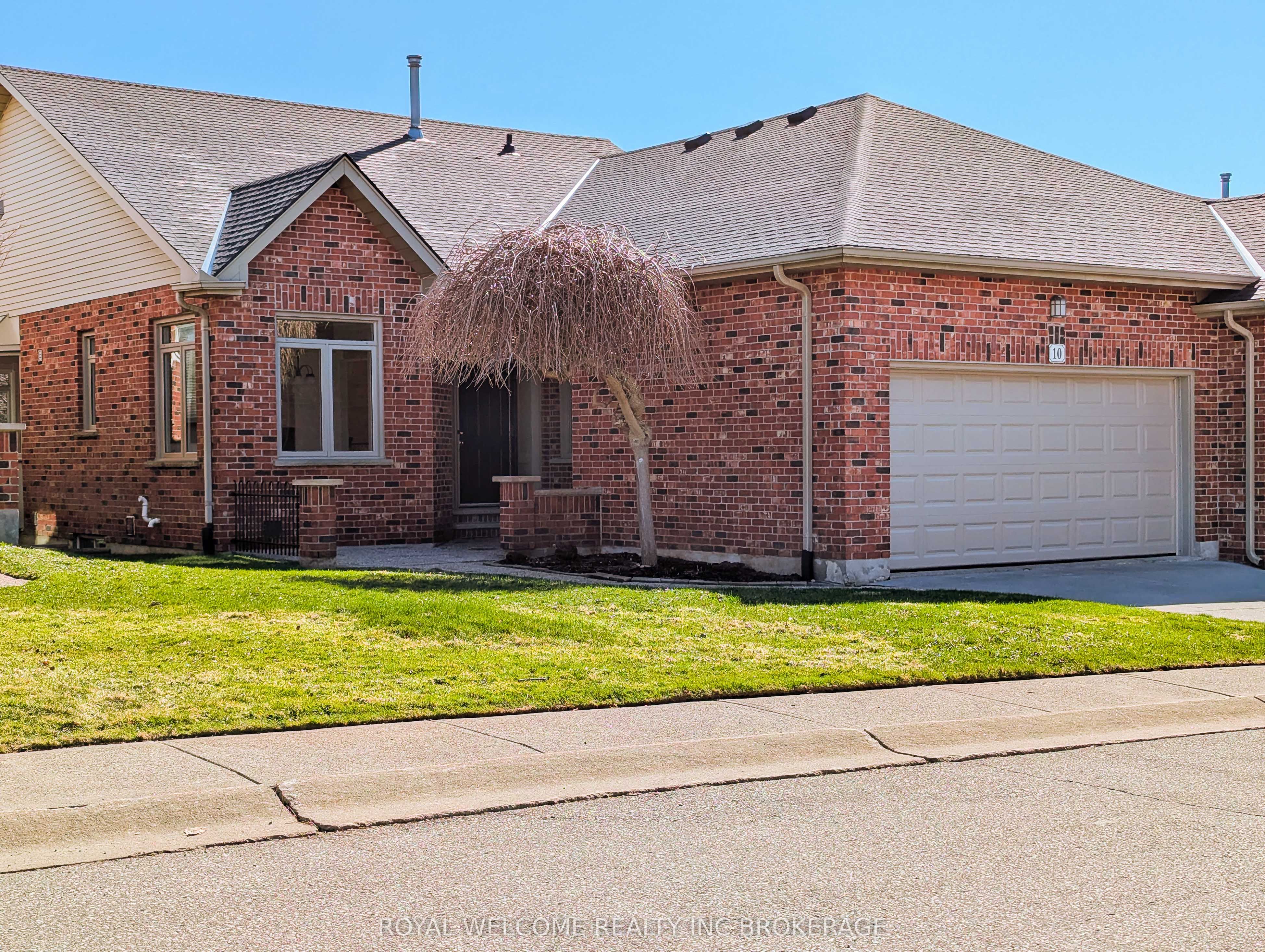 400 Ambleside Drive 10, London North, ON N6G 4Y7