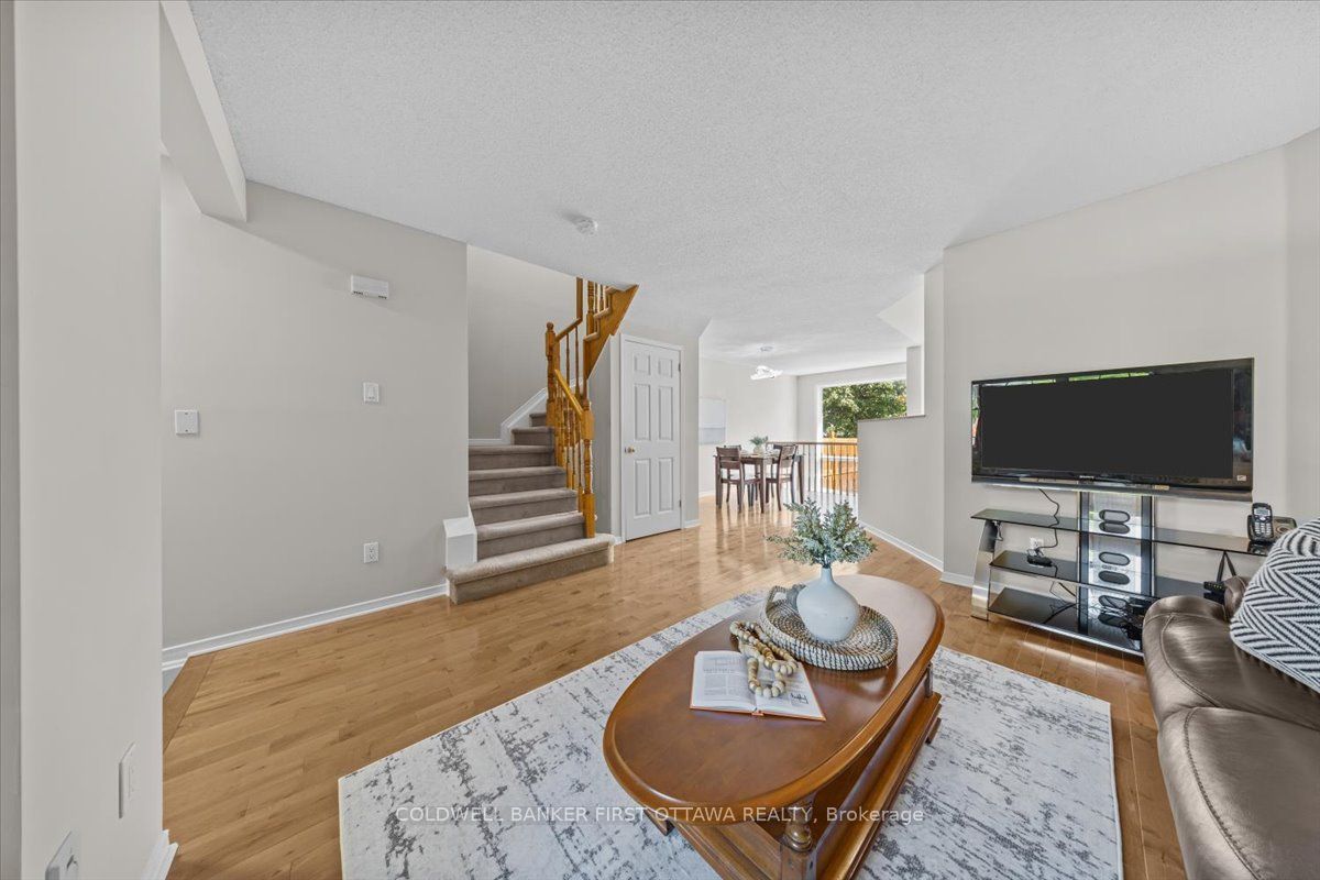46 MARGRAVE Avenue, Hunt Club - South Keys and Area, ON K1T 3Y2 photo 5
