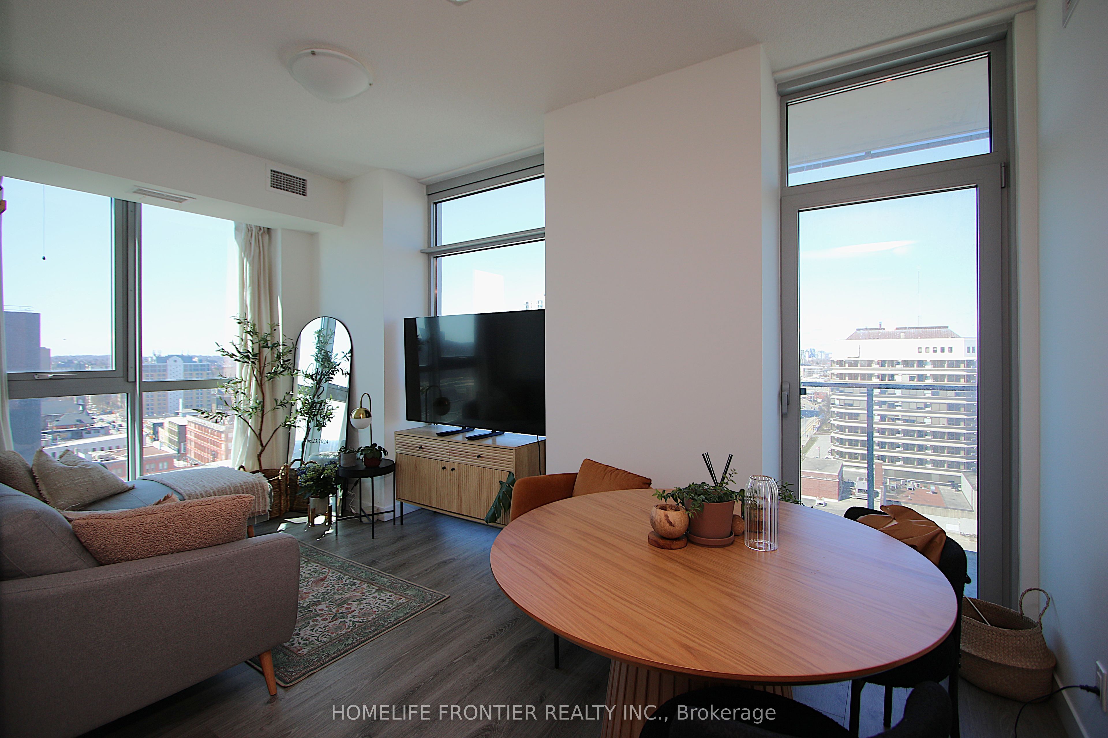 60 Frederick Street 1209, Kitchener, ON N2H 0C7 photo 4