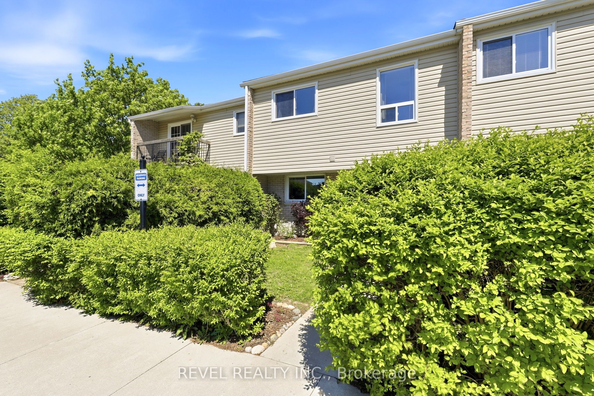 669 Osgoode Drive 2, London South, ON N6E 2C7 photo 2