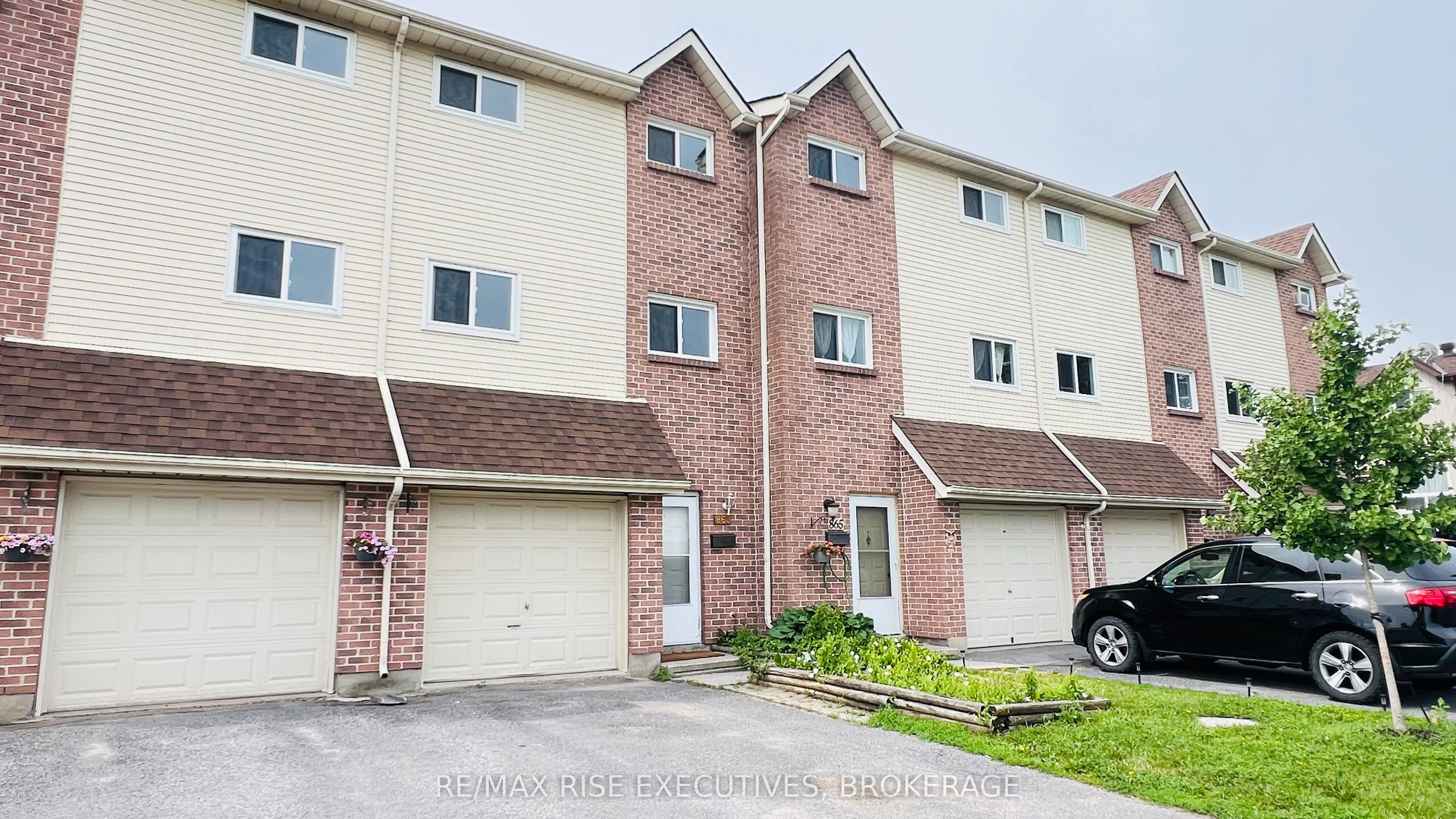 863 Datzell Lane, Kingston, ON K7M 7P9 photo 2