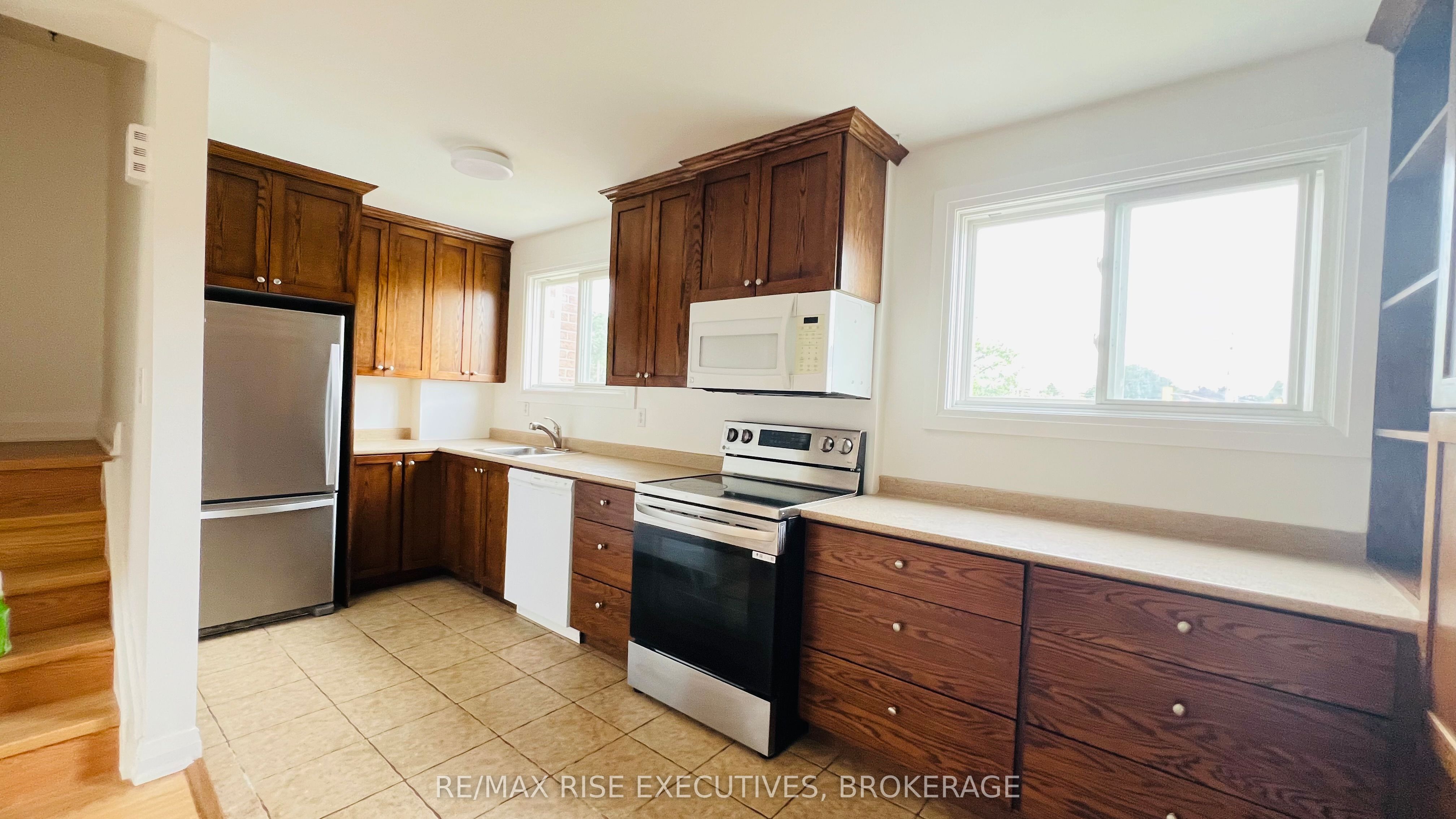 863 Datzell Lane, Kingston, ON K7M 7P9 photo 4