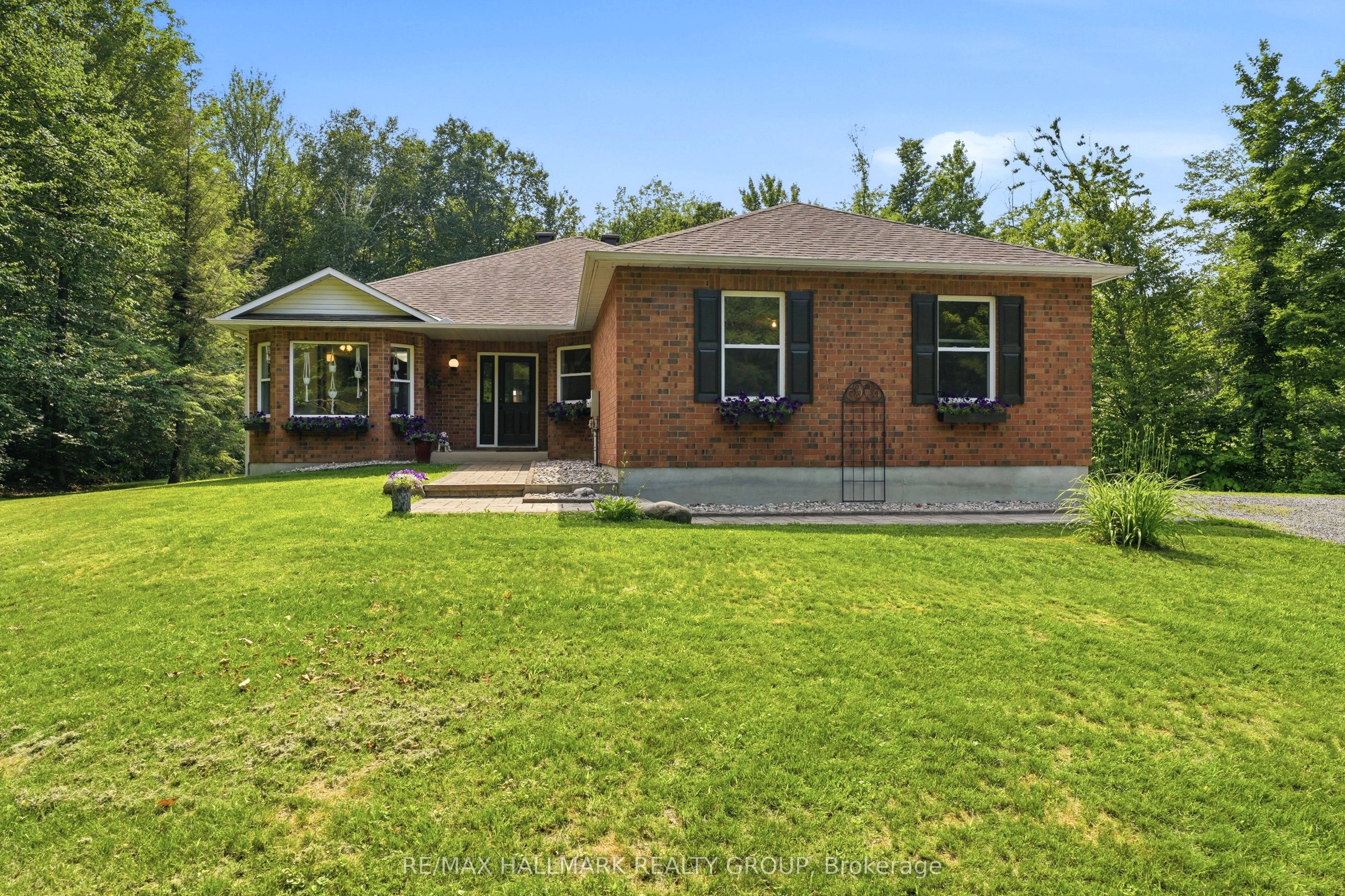 18 Josteen Drive, North Grenville, ON K0G 1J0
