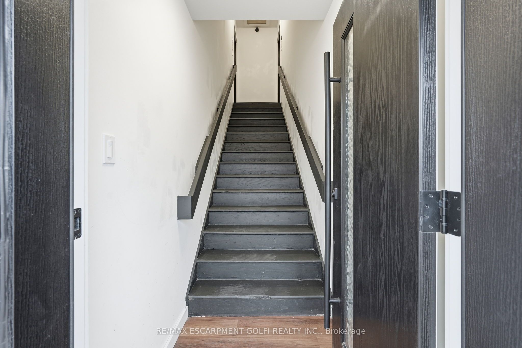 4876 Simcoe Street 3, Niagara Falls, ON L2E 1V9 photo 5