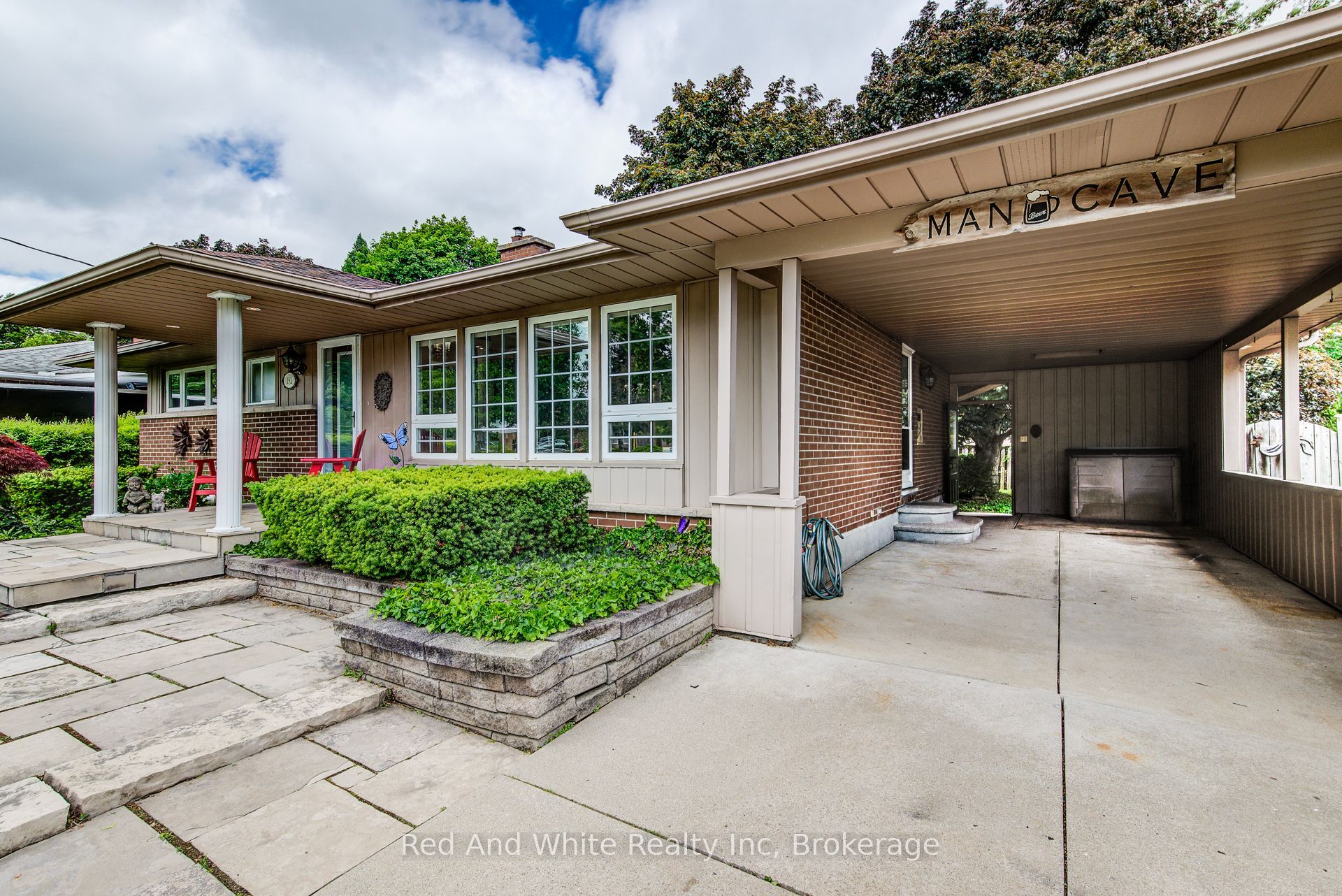 192 Warren Road, Kitchener, ON N2M 4T7 photo 2