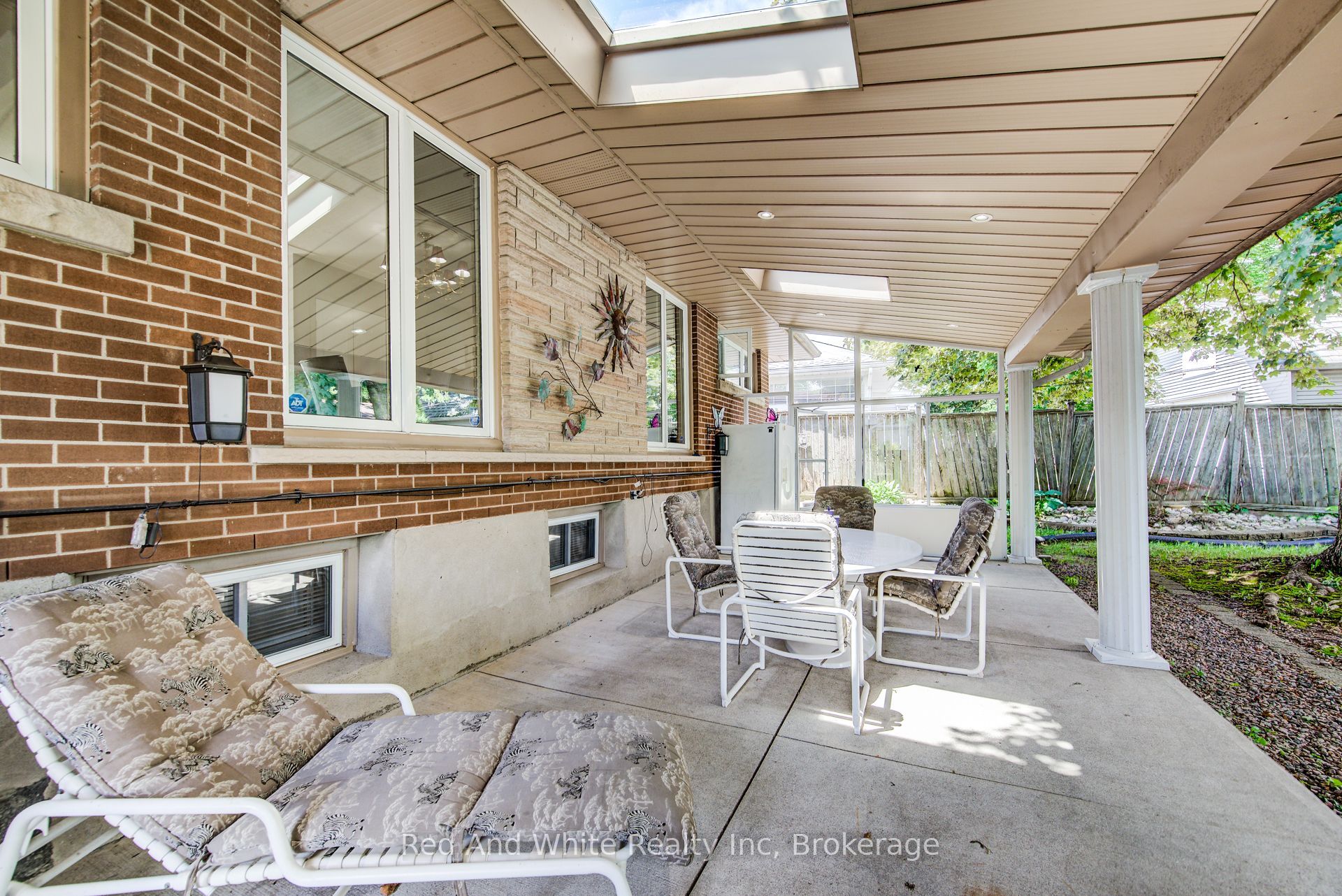 192 Warren Road, Kitchener, ON N2M 4T7 photo 3