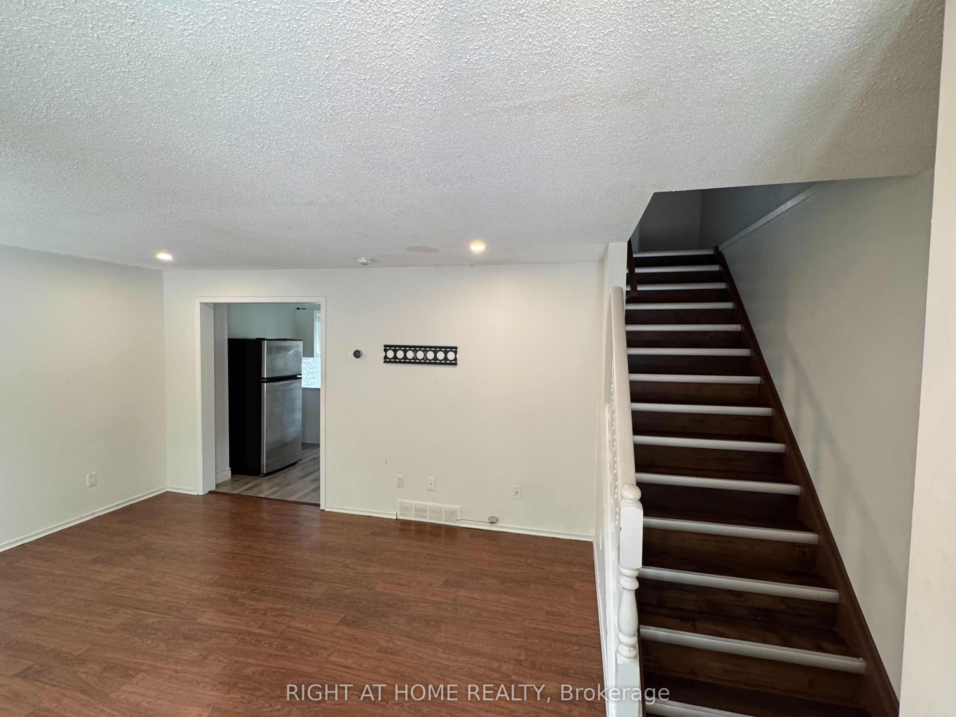 168 Golfdale Crescent, London South, ON N6C 5X4 photo 4